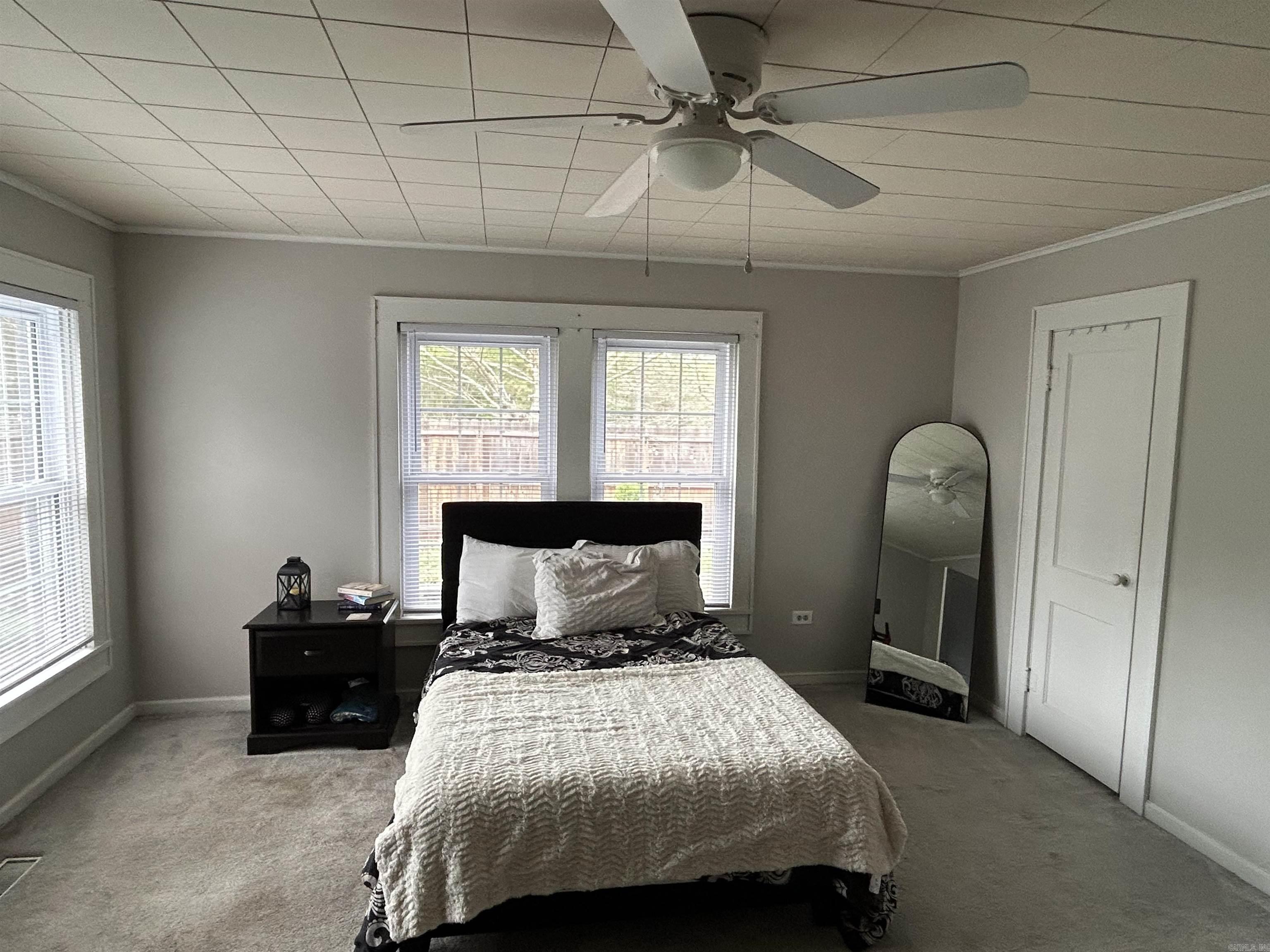 156 W James  Clinton, AR