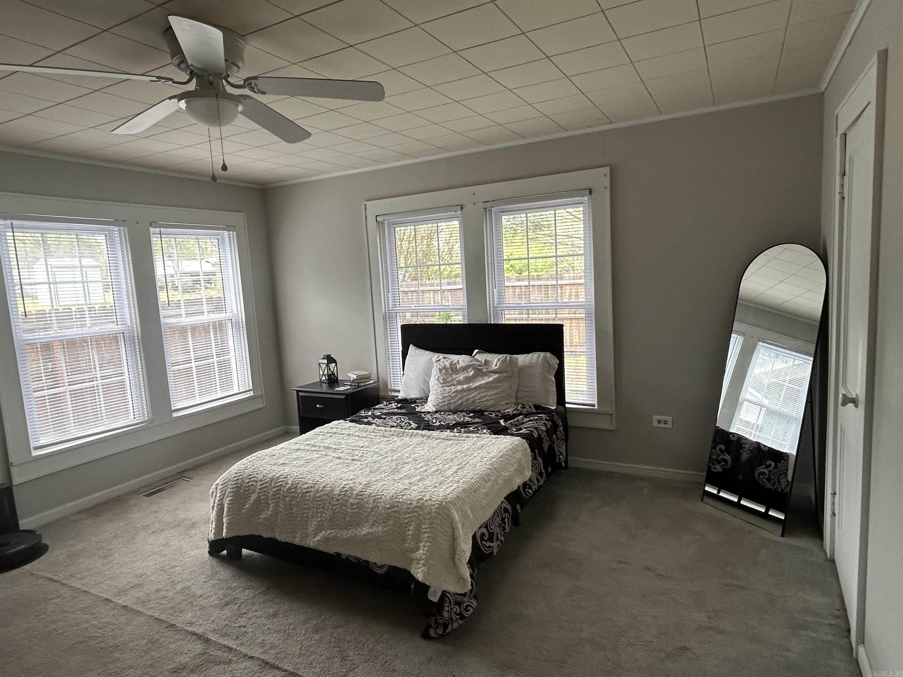 156 W James  Clinton, AR