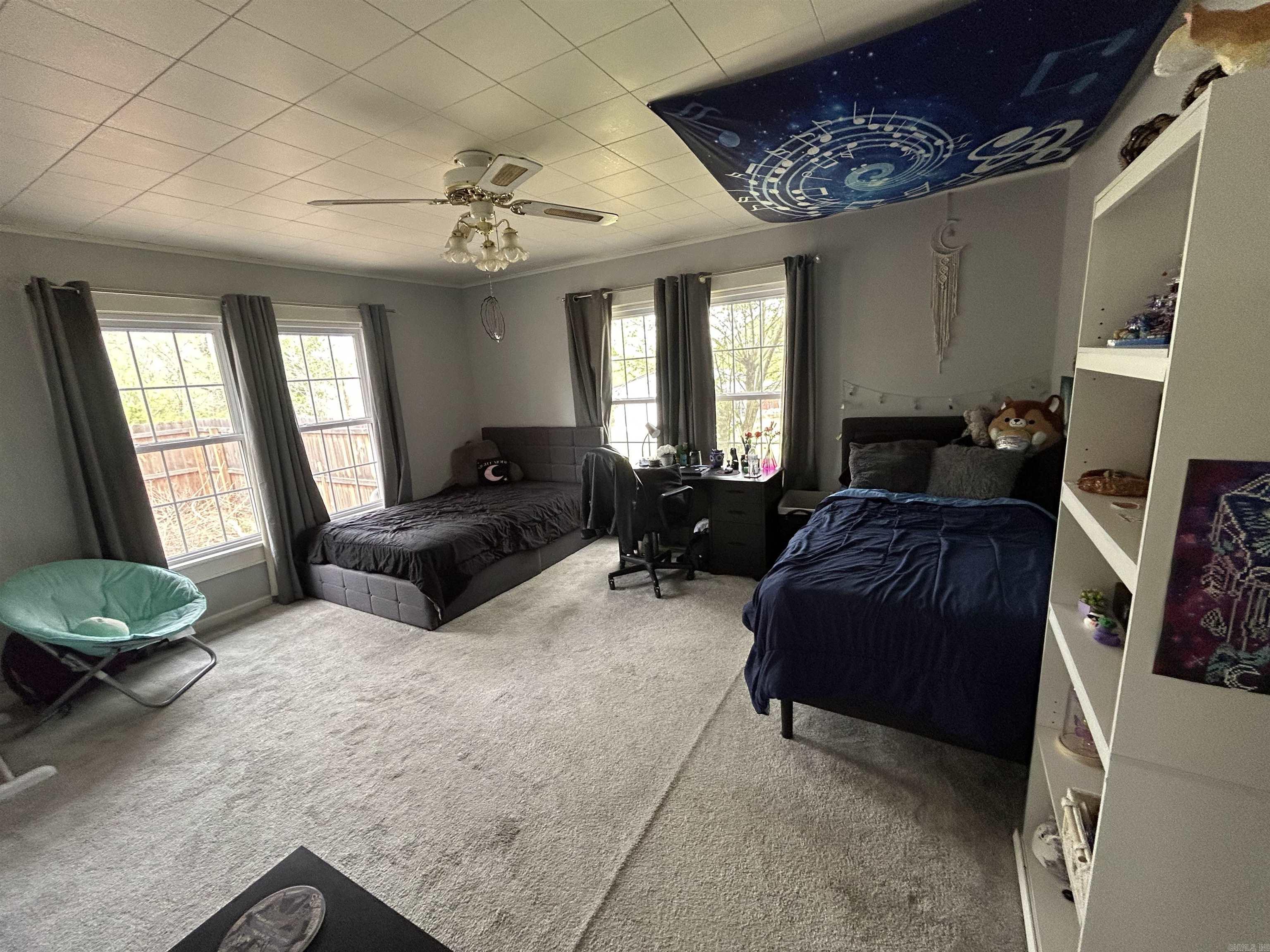 156 W James  Clinton, AR