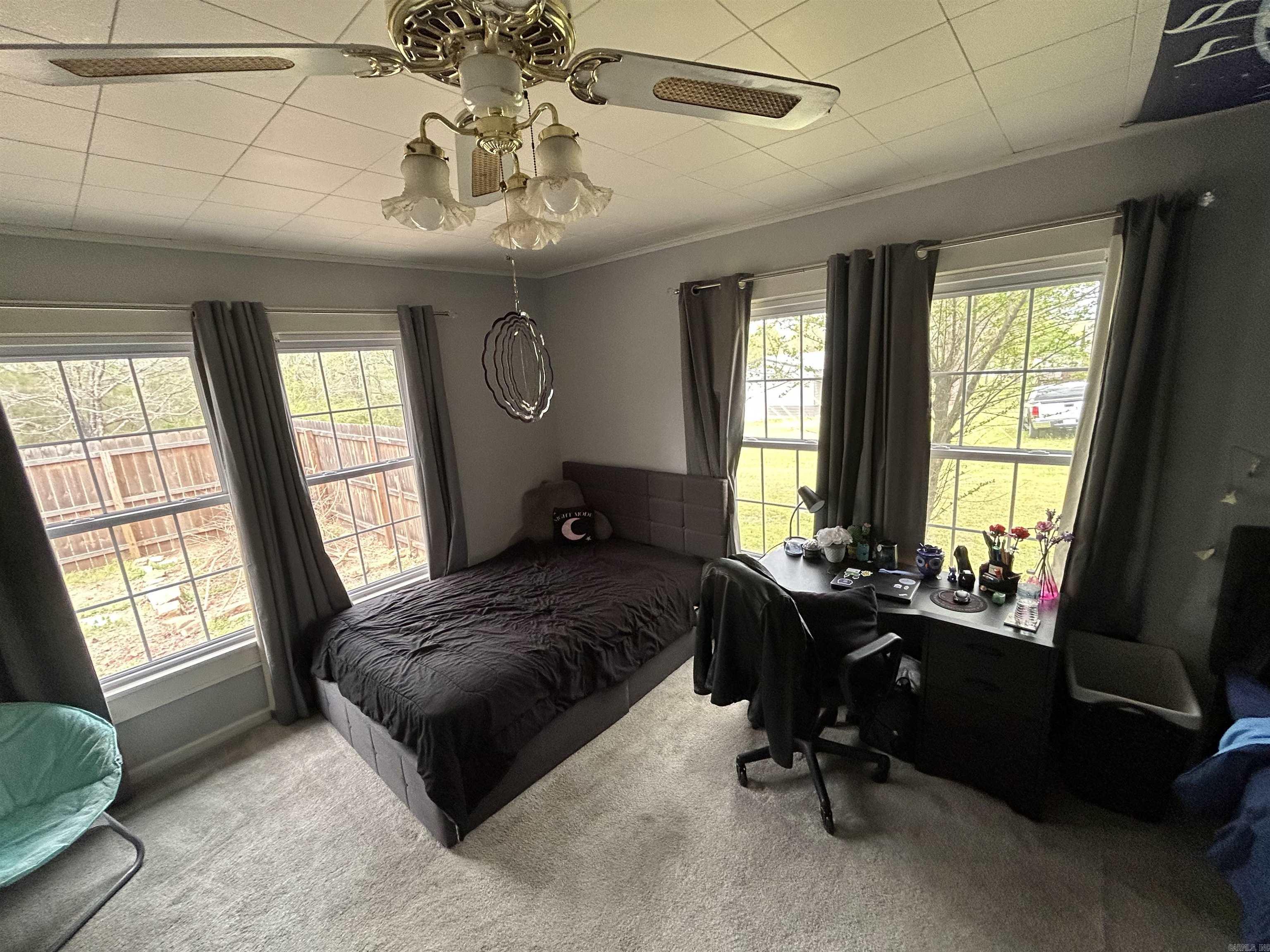 156 W James  Clinton, AR