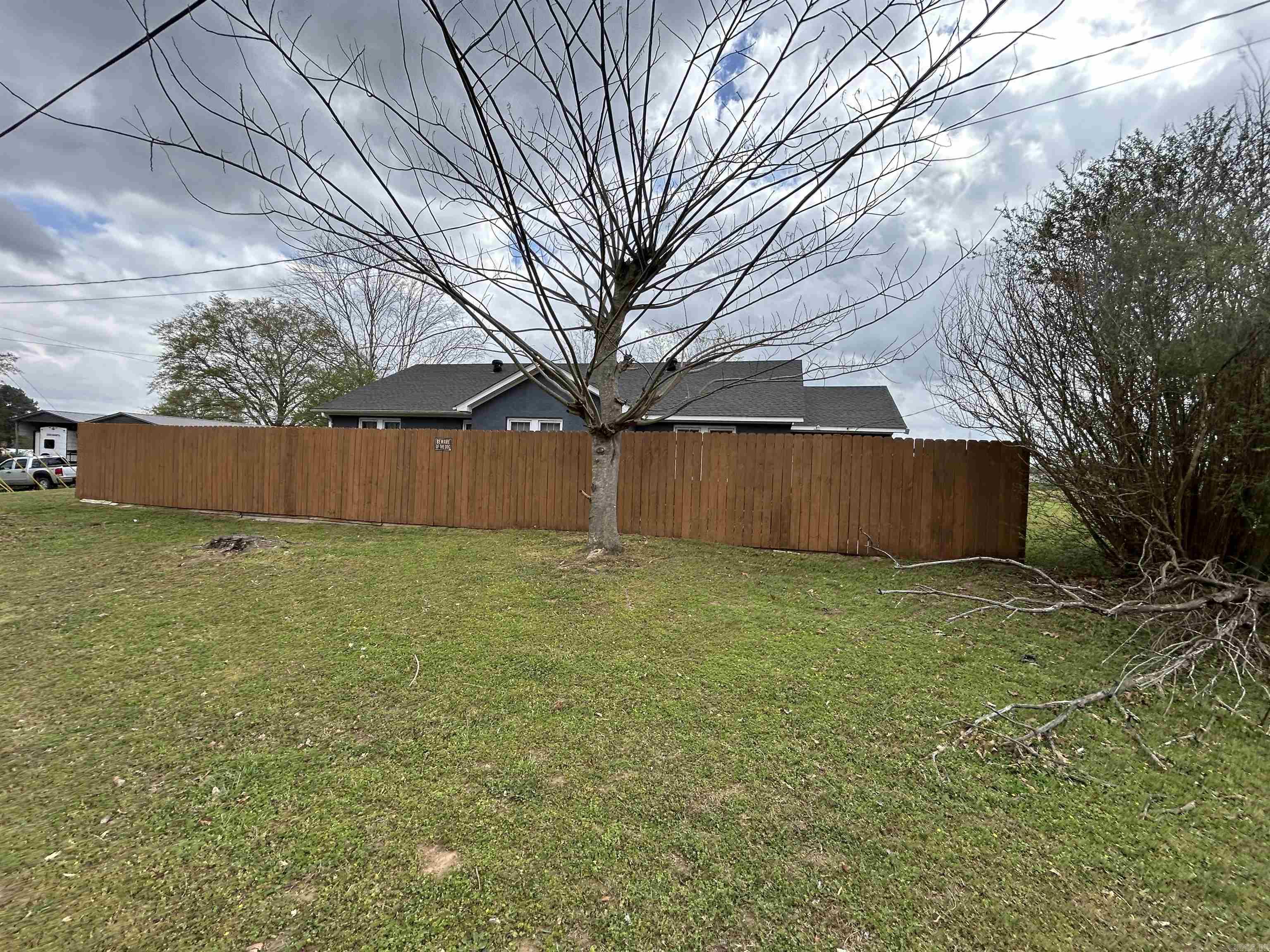 156 W James  Clinton, AR