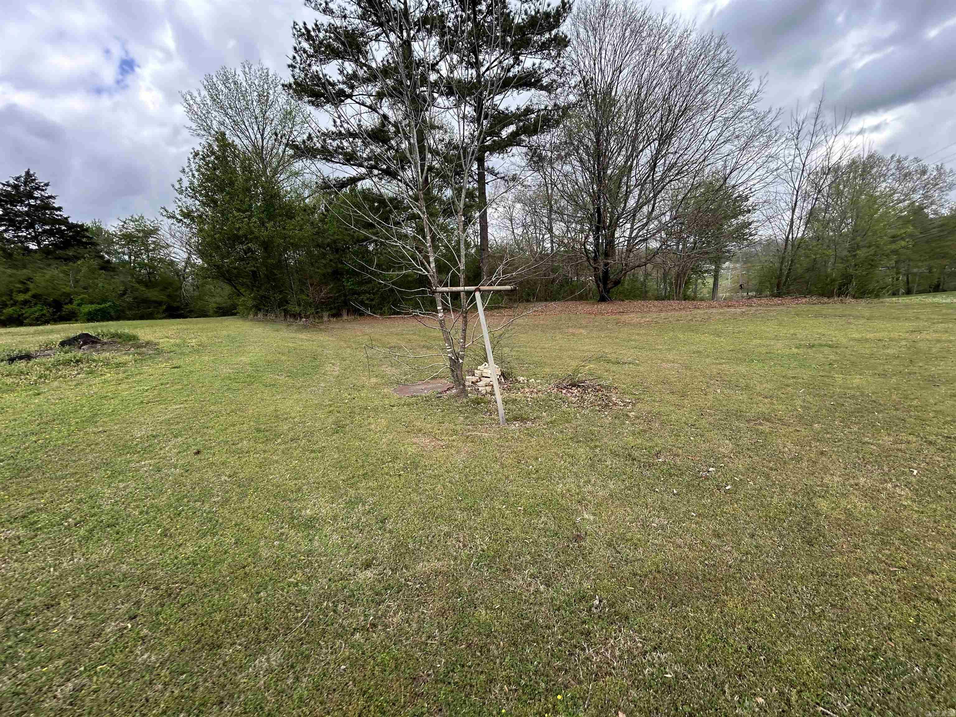 156 W James  Clinton, AR