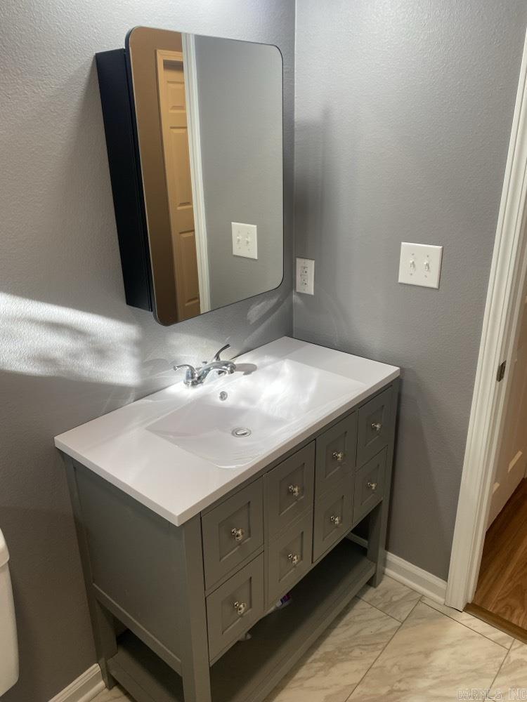 21917 E State Highway 22  Delaware, AR