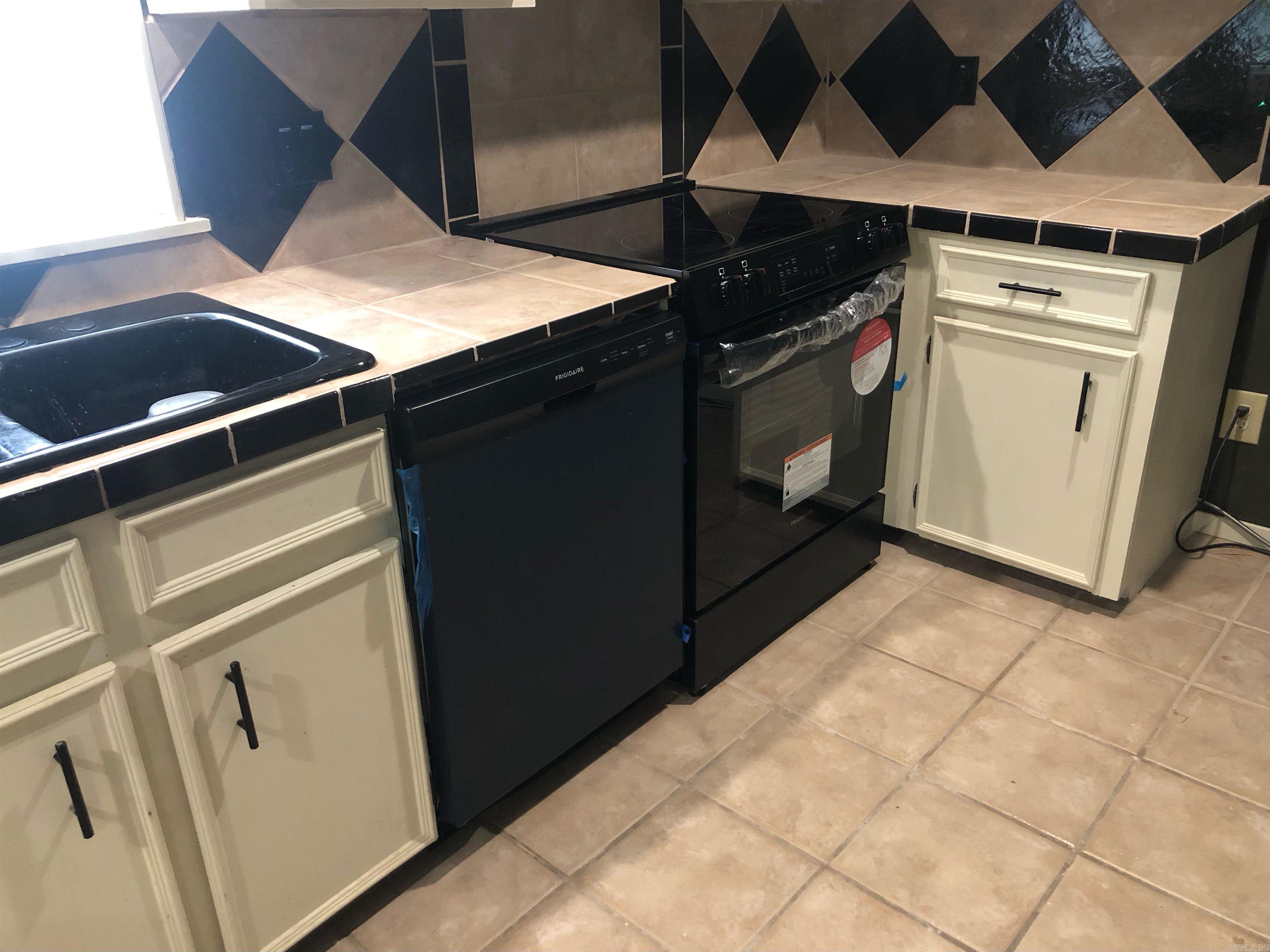 2589 Lakeside  Benton, AR