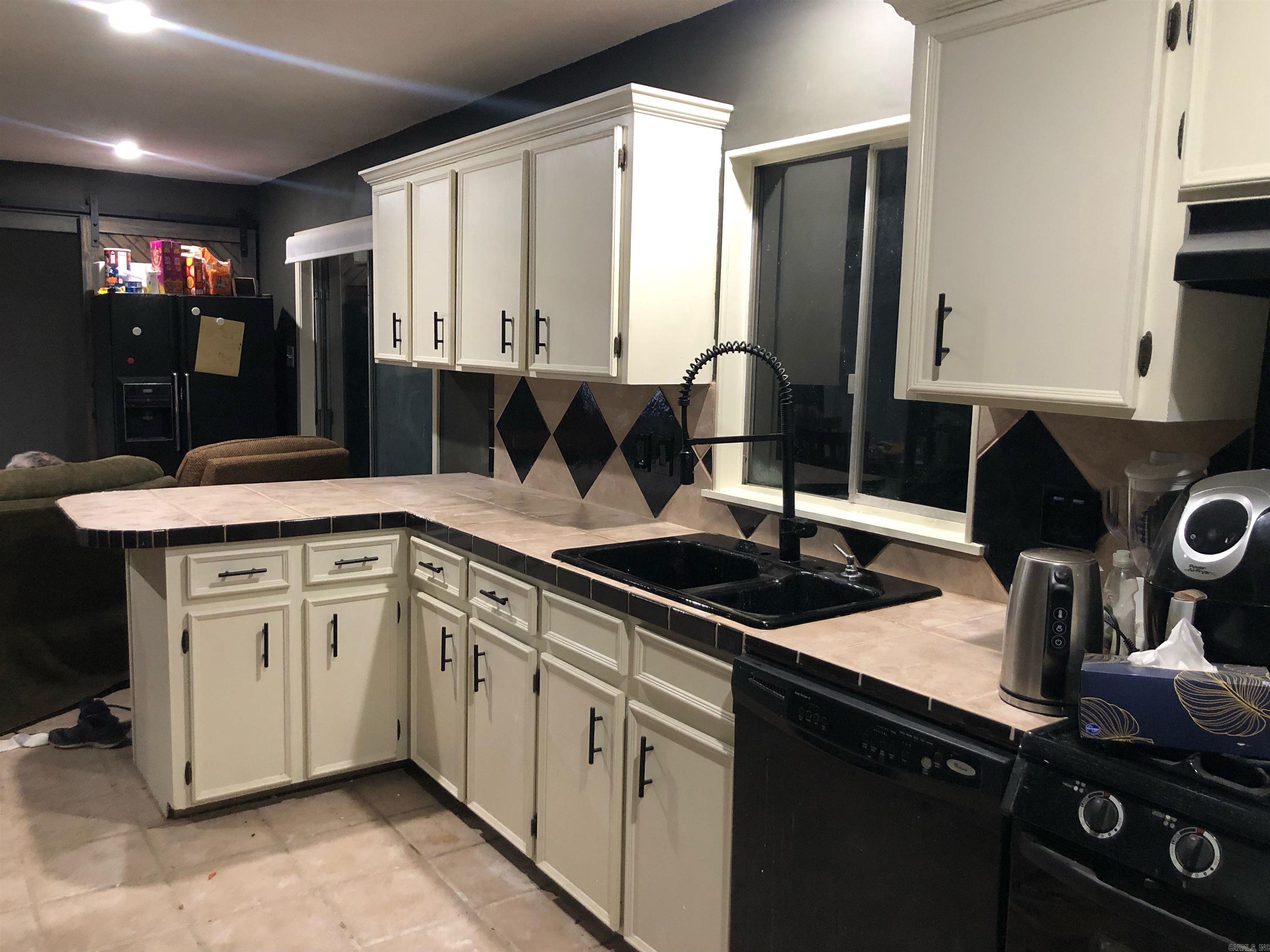 2589 Lakeside  Benton, AR