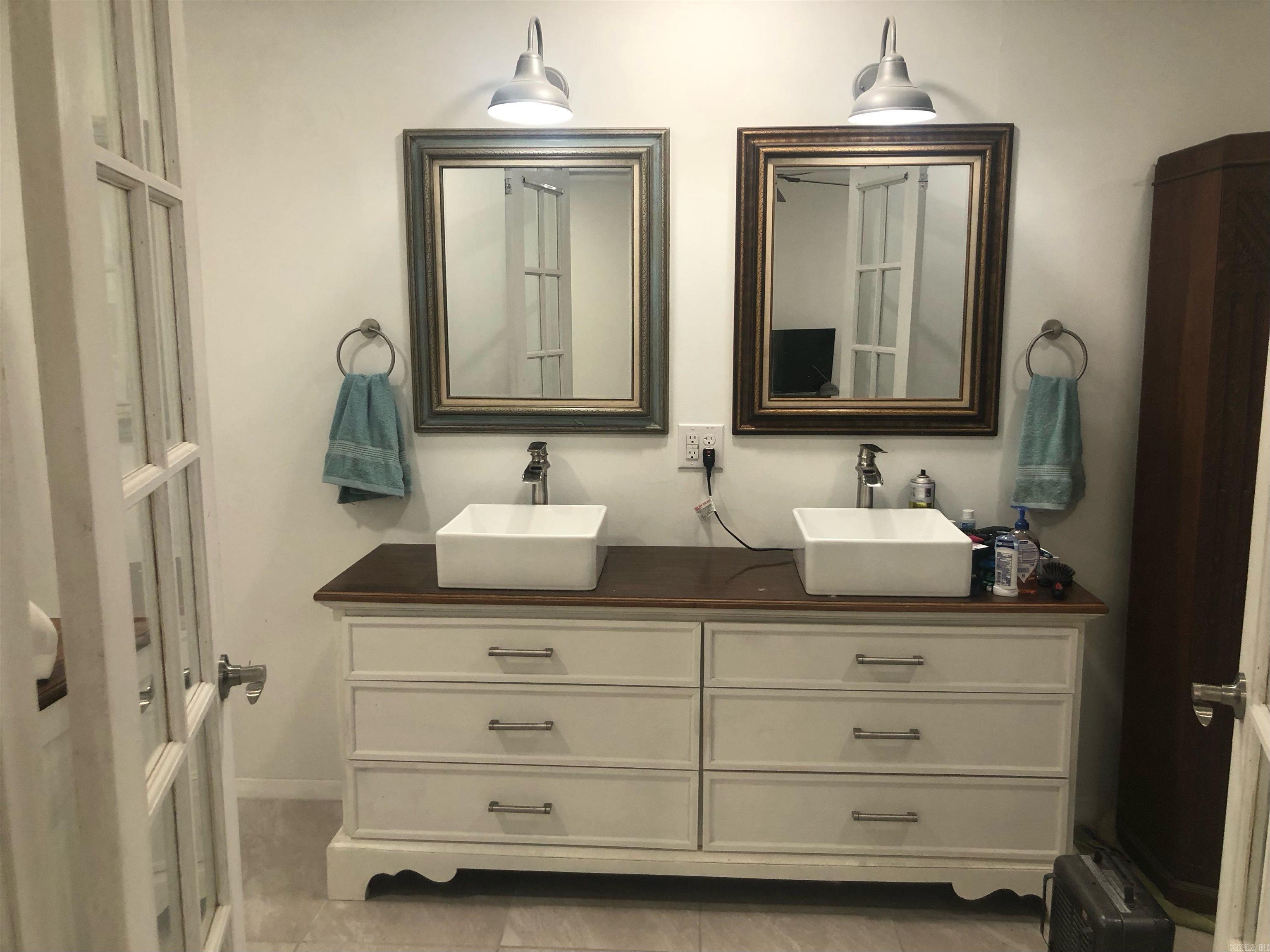 2589 Lakeside  Benton, AR