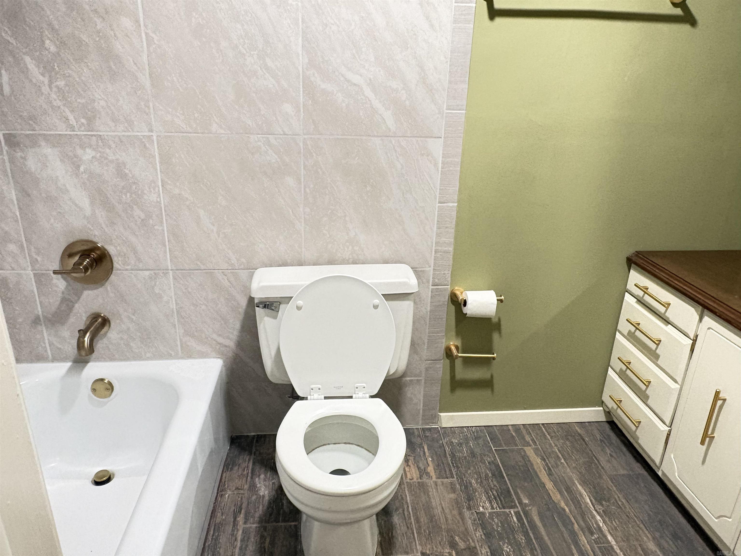 2589 Lakeside  Benton, AR