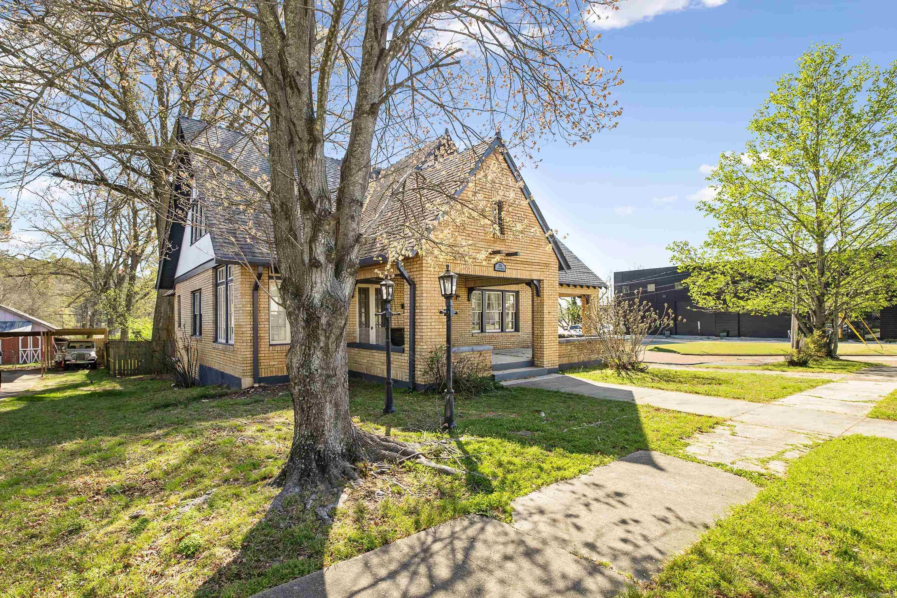 305 N East  Benton, AR