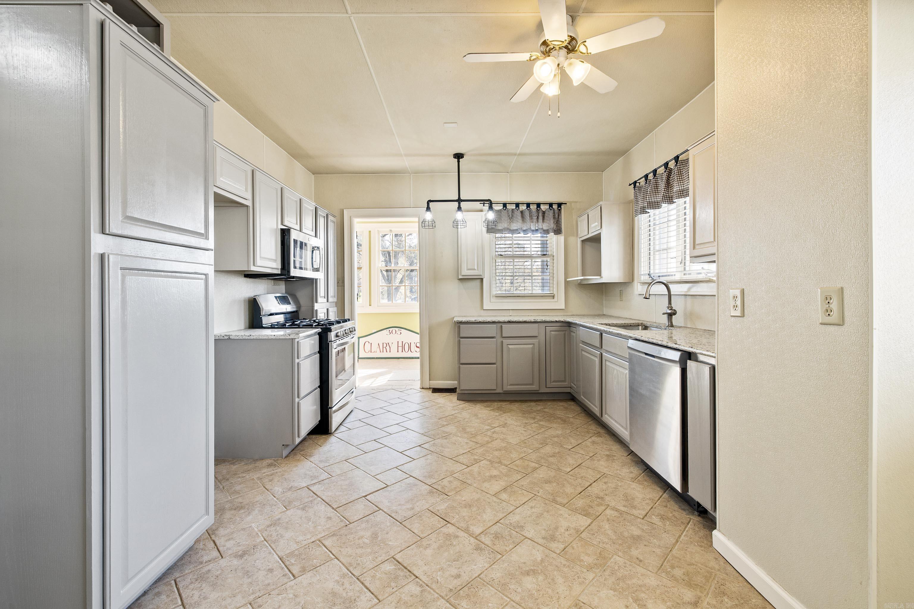 305 N East  Benton, AR