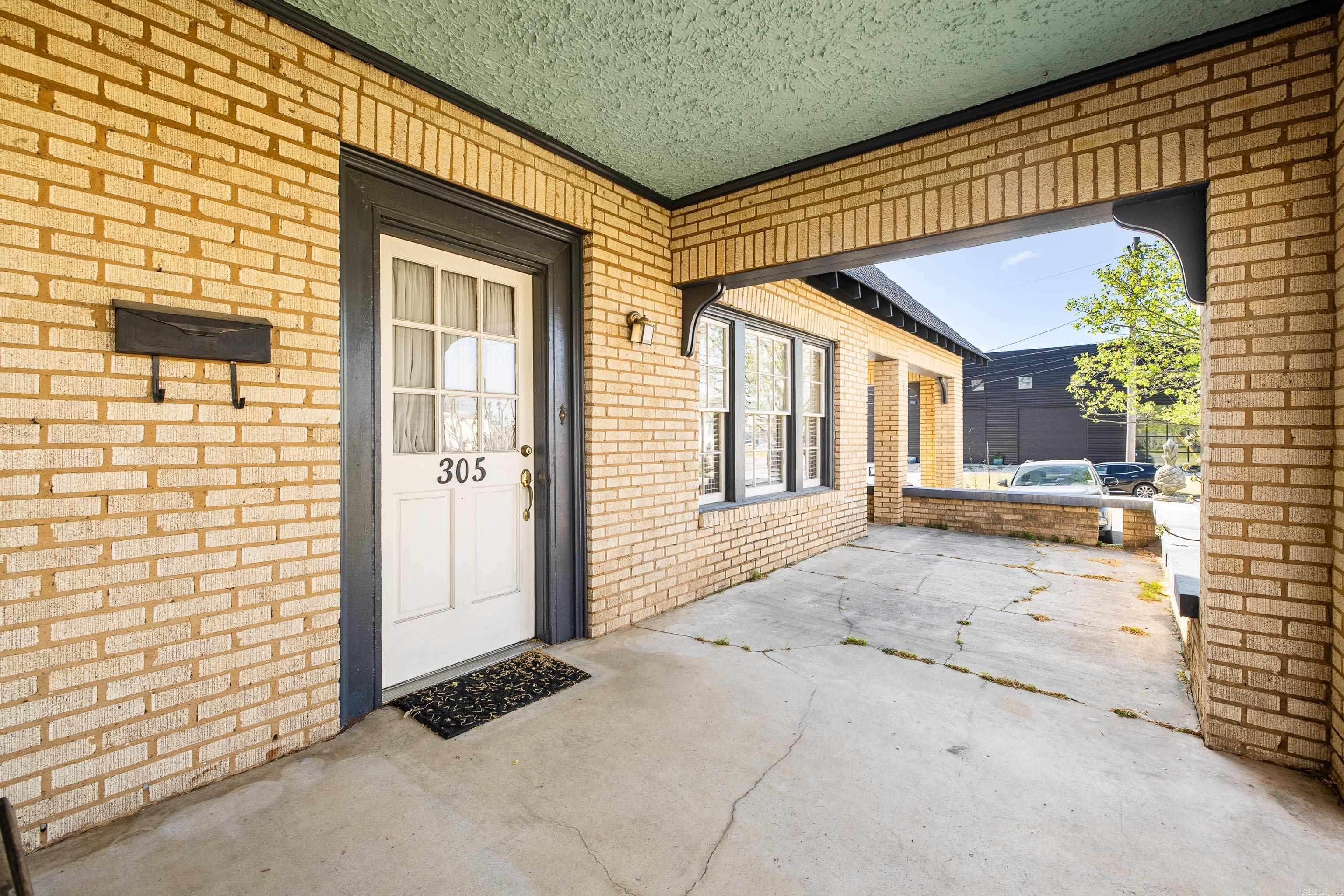 305 N East  Benton, AR