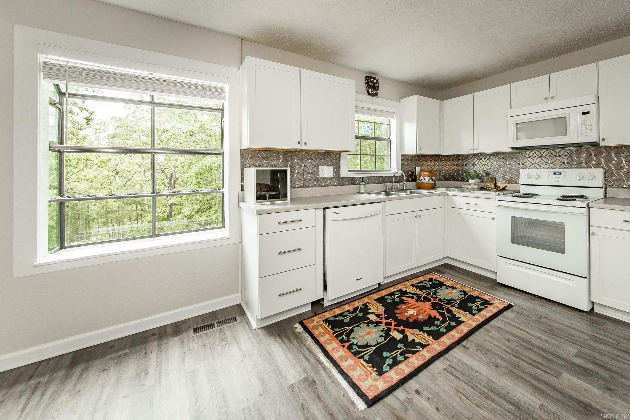 199 Pine Hill Estates Rd. Higden, AR 72067