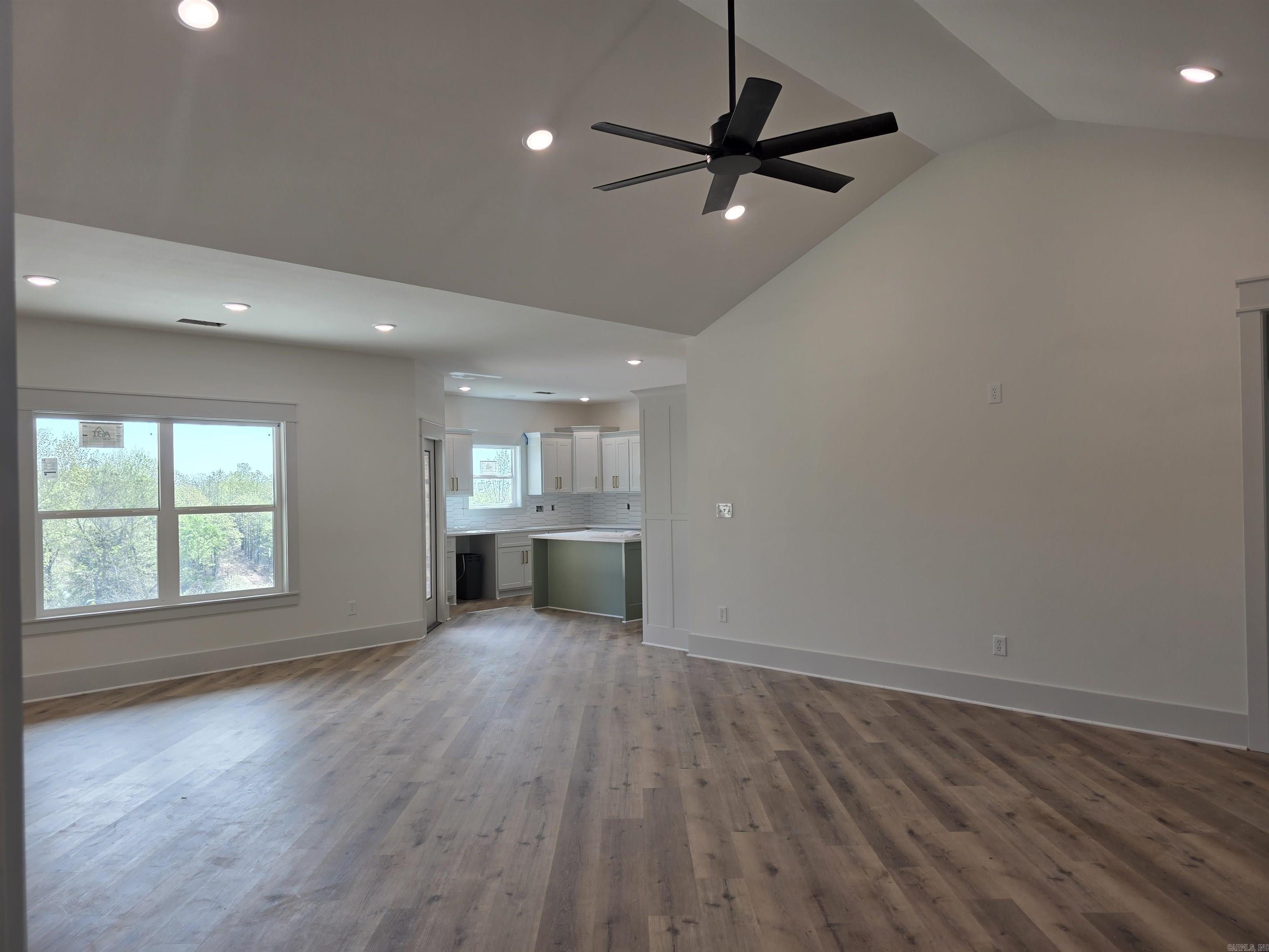 81 Summer Sky  Greenbrier, AR