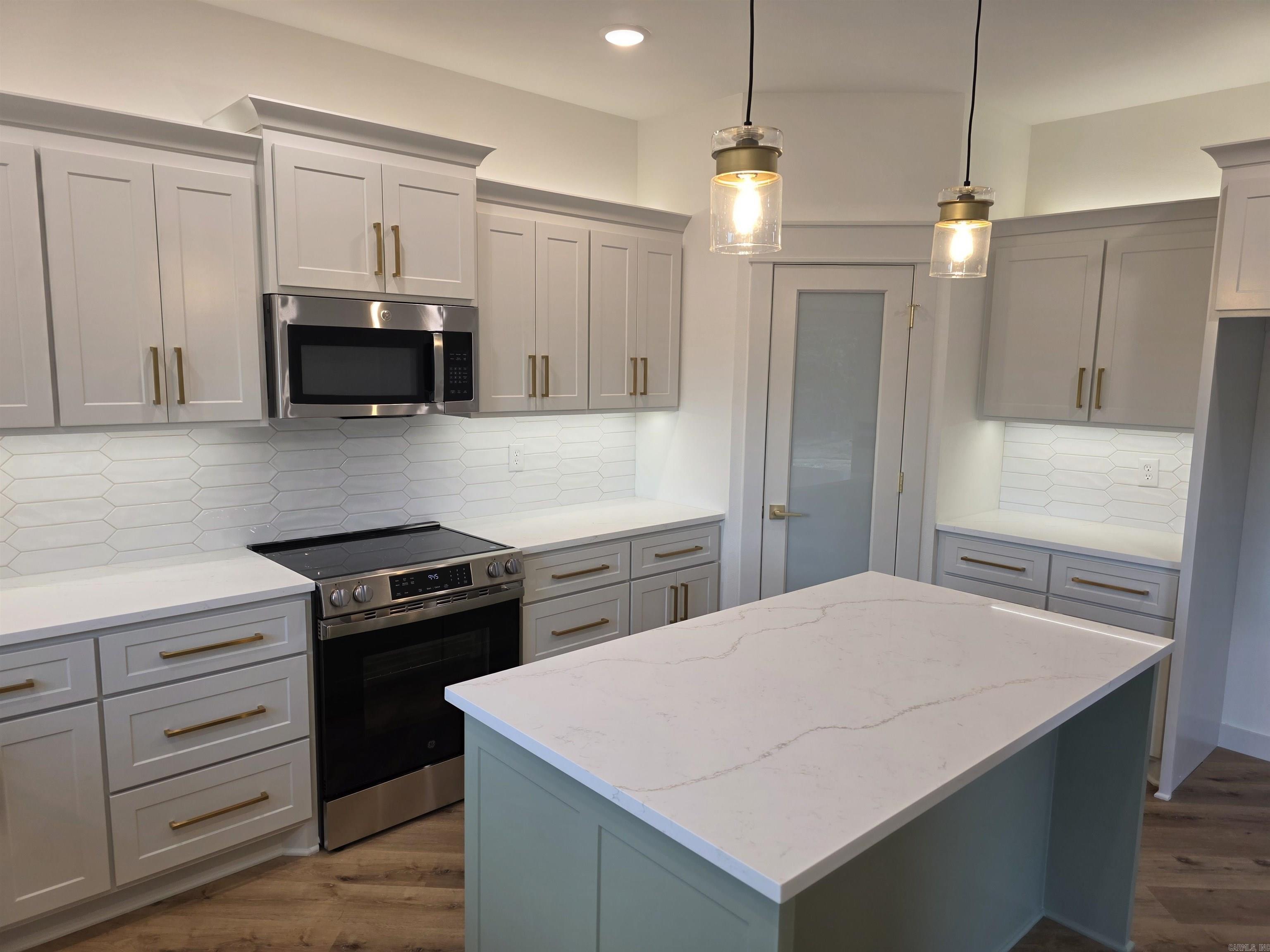 81 Summer Sky Drive Greenbrier, AR 72058