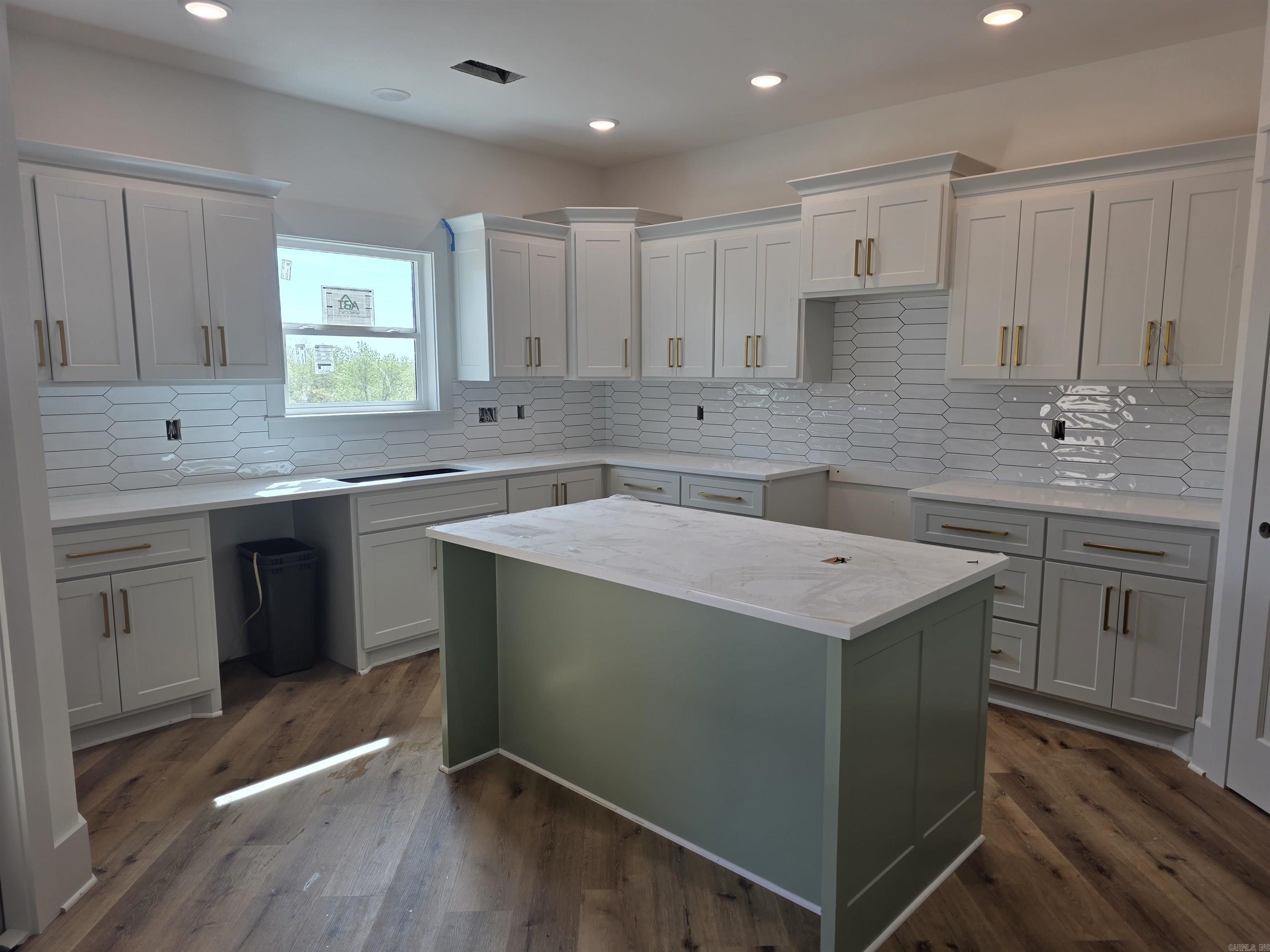 81 Summer Sky  Greenbrier, AR