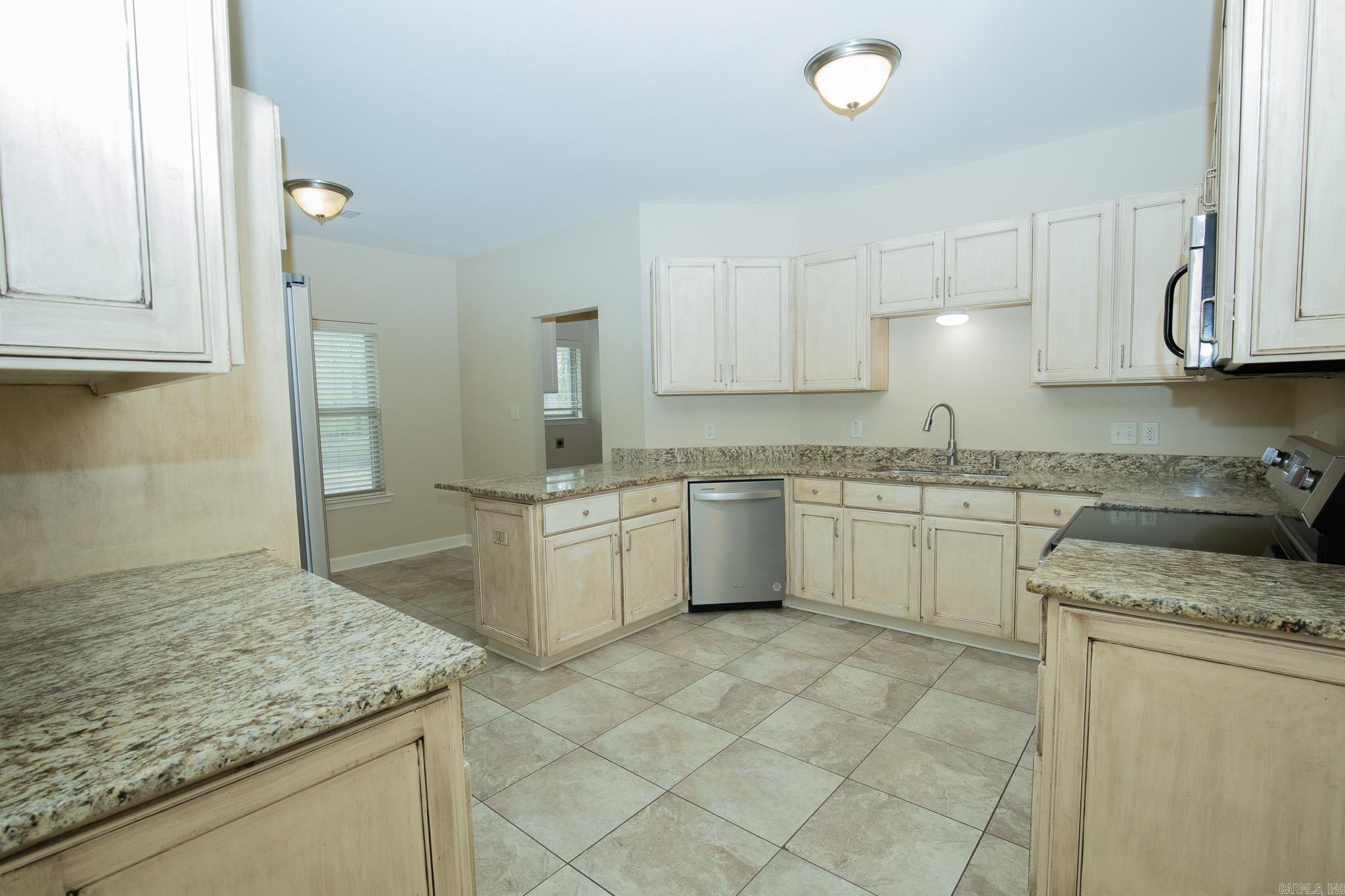 1090 Whispering Oak  Redfield, AR