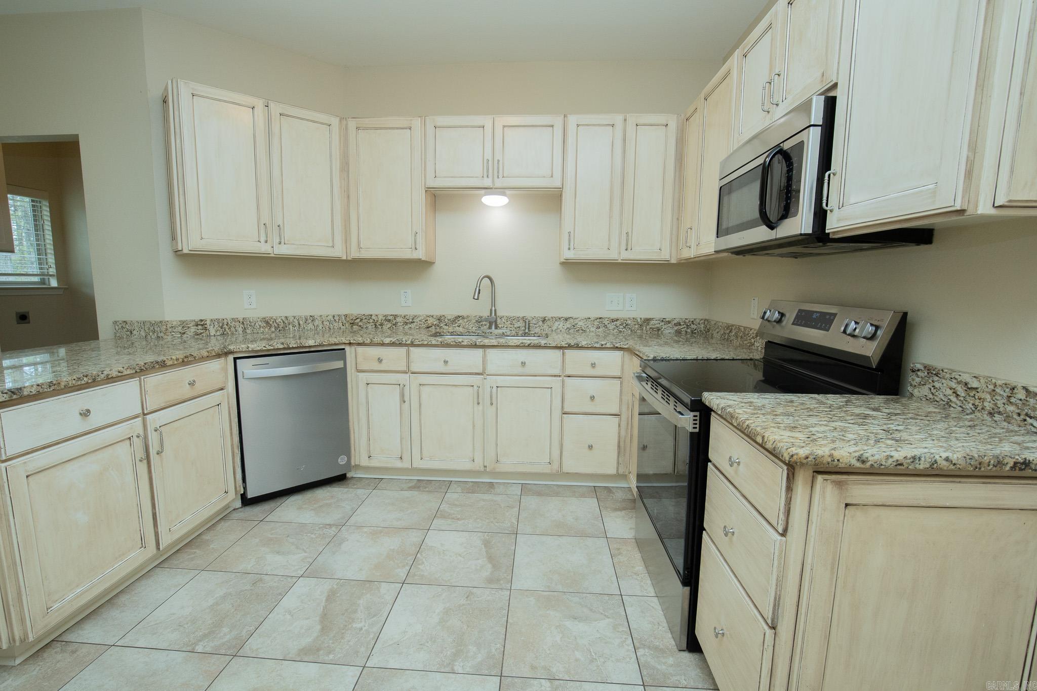 1090 Whispering Oak  Redfield, AR