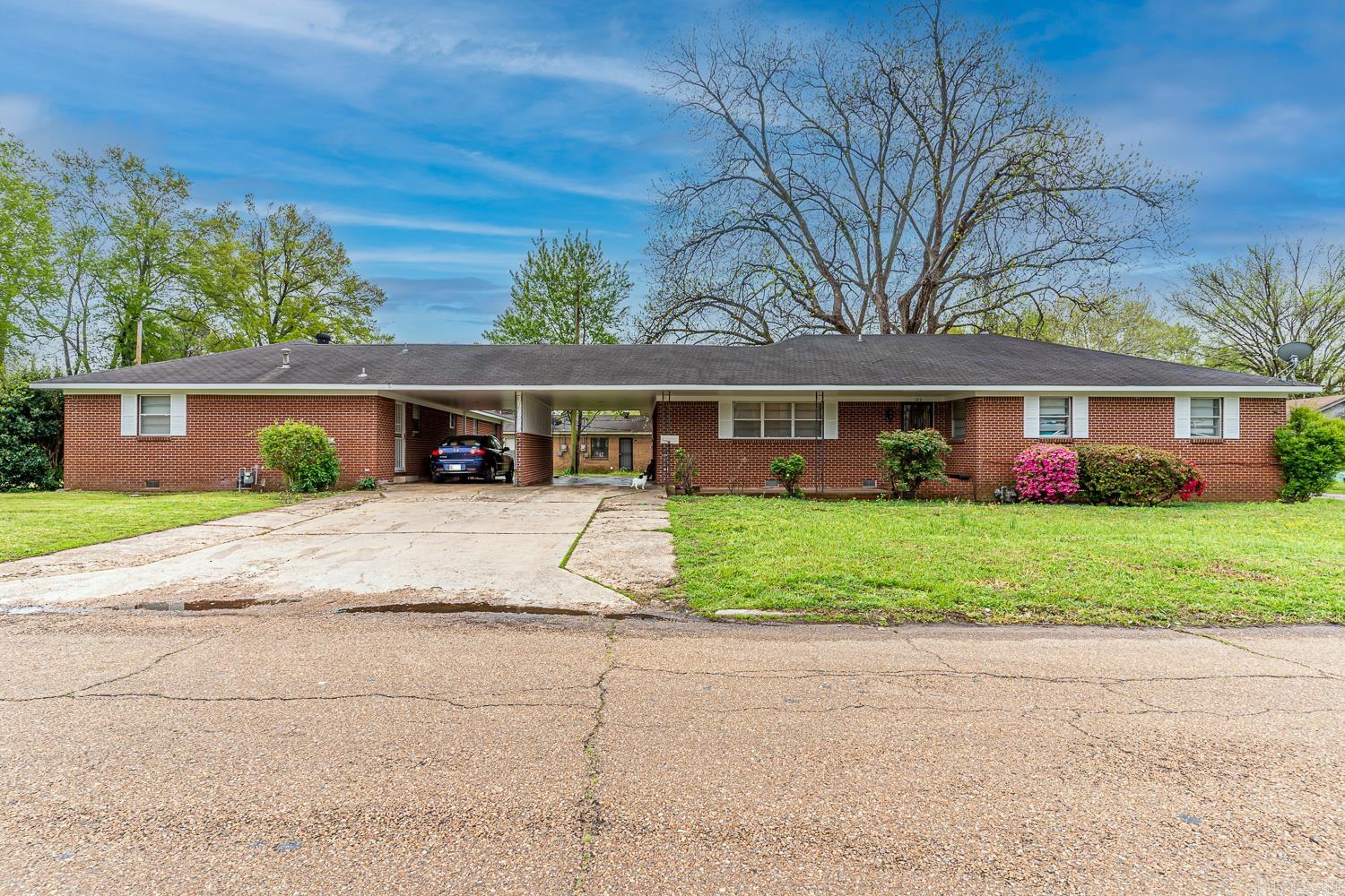 1047 N Rosser 122 E Arkansas Avenue Forrest City, AR