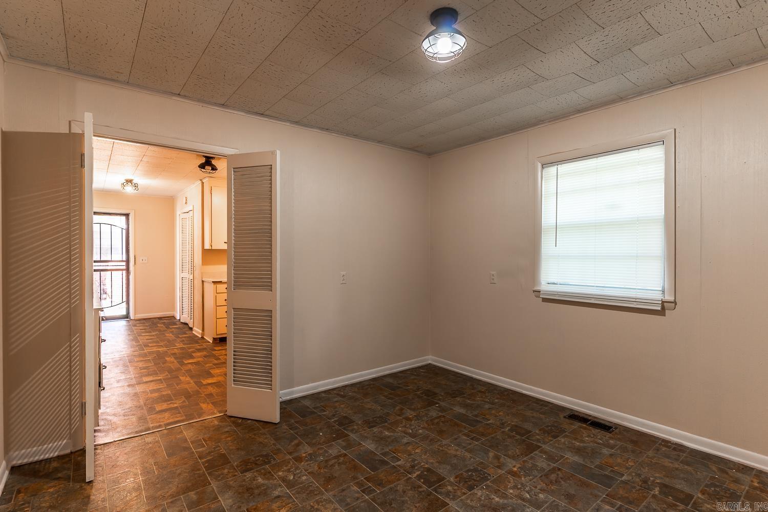 1047 N Rosser 122 E Arkansas Avenue Forrest City, AR