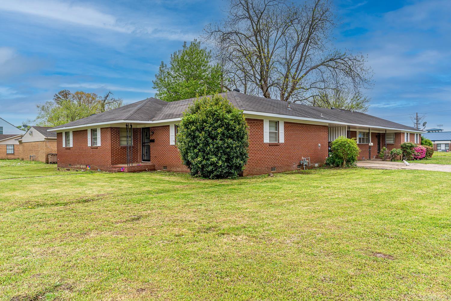 1047 N Rosser 122 E Arkansas Avenue Forrest City, AR