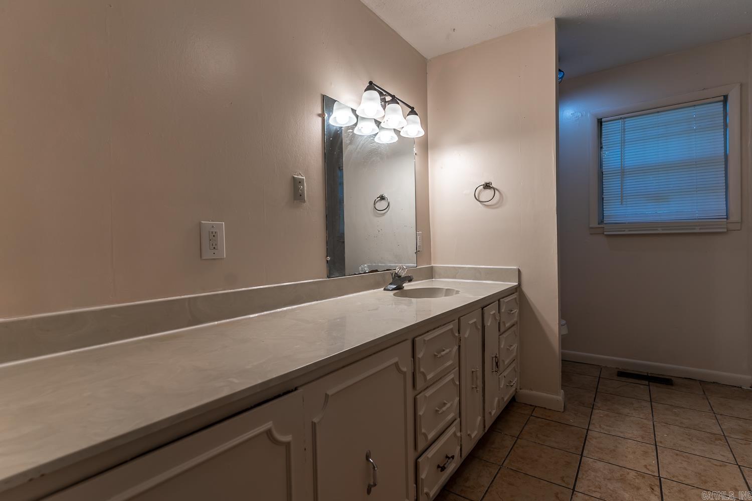 1047 N Rosser 122 E Arkansas Avenue Forrest City, AR