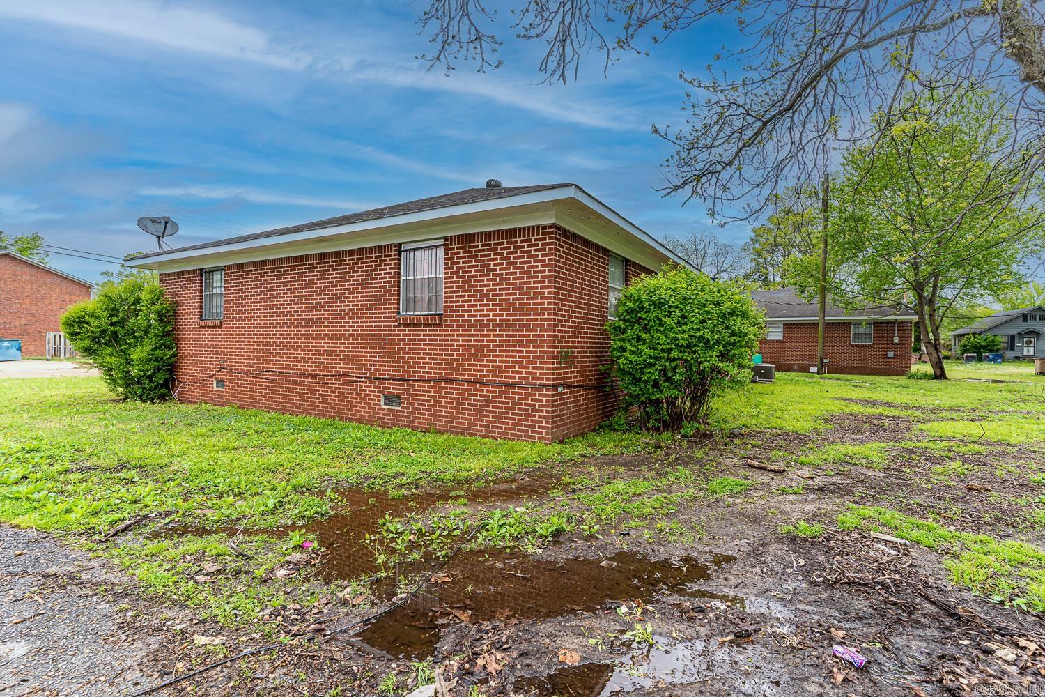 1047 N Rosser 122 E Arkansas Avenue Forrest City, AR