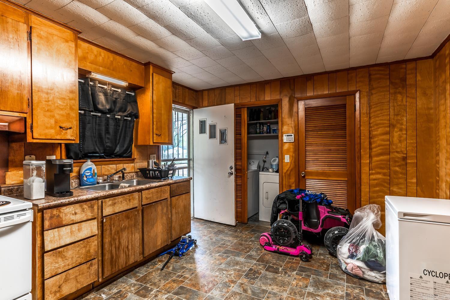 1047 N Rosser 122 E Arkansas Avenue Forrest City, AR