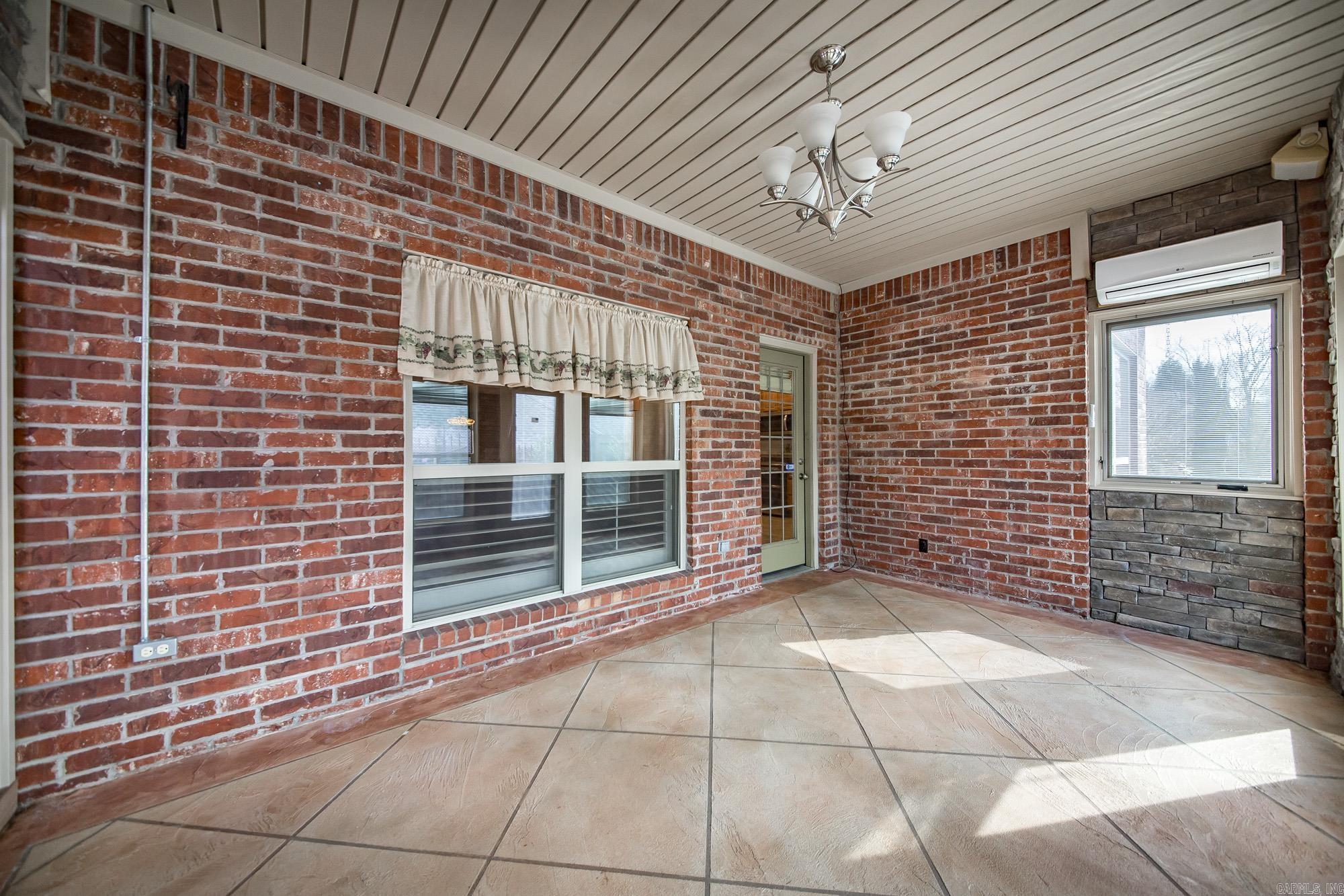 323 OLD HICKORY STREET  Hot Springs, AR