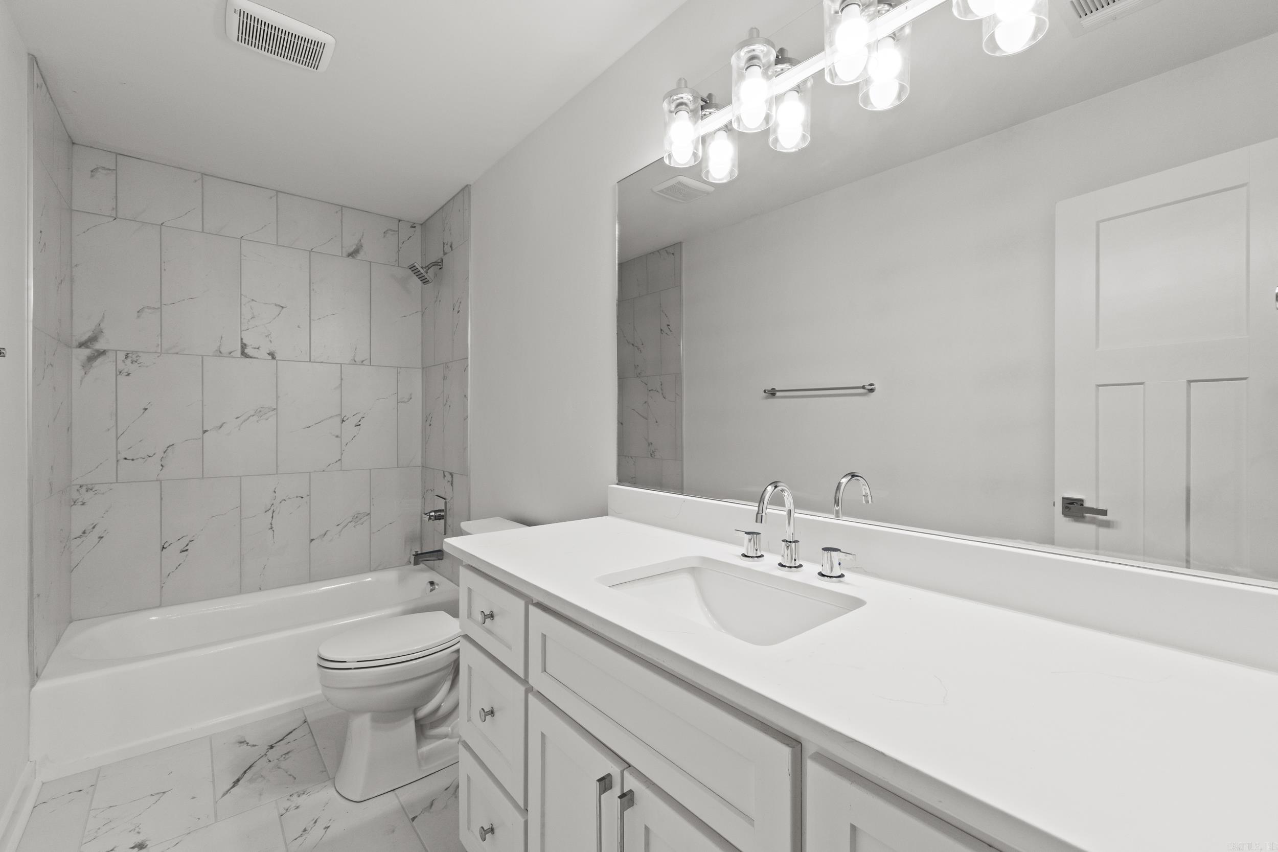 3237 College  Conway, AR