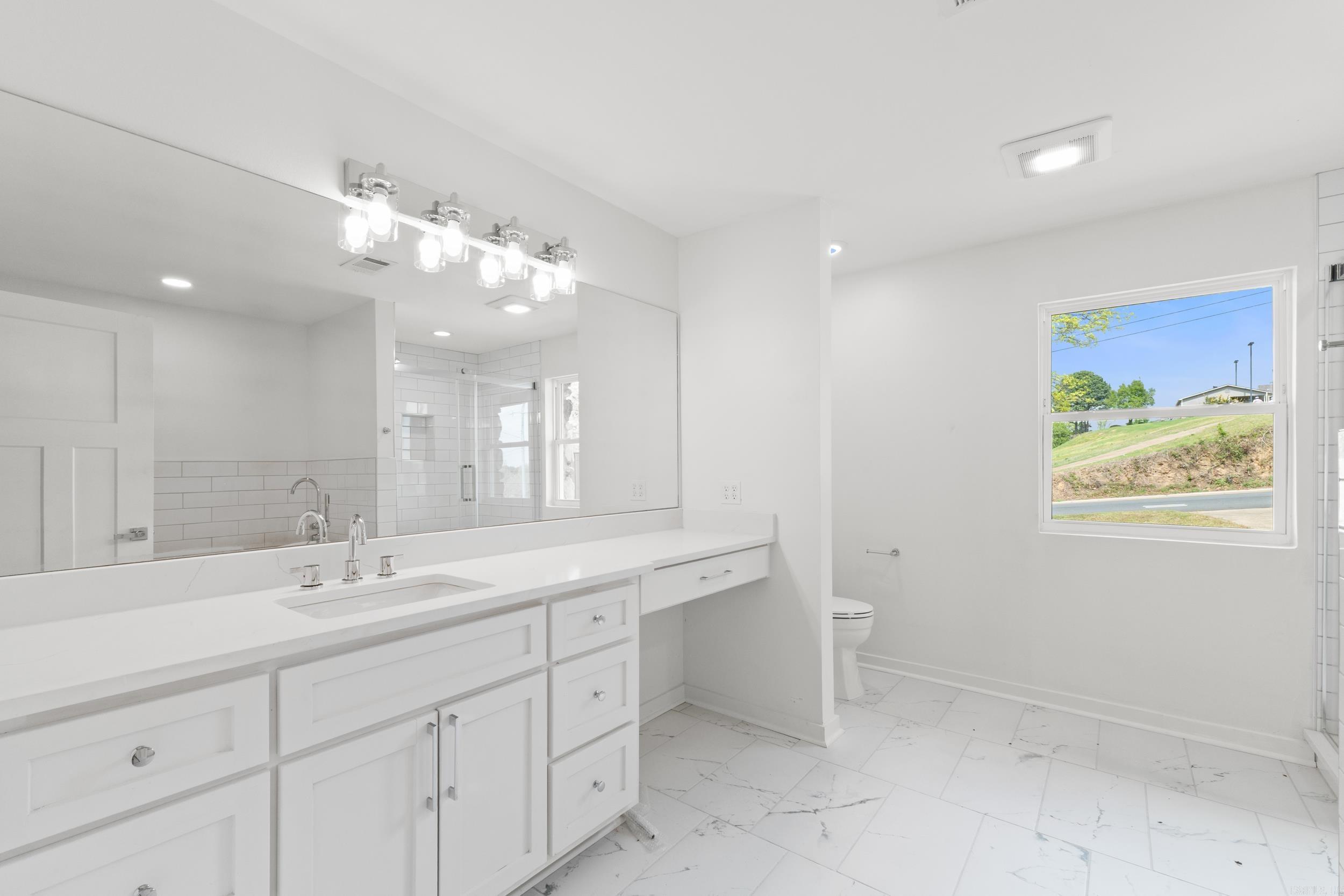 3237 College  Conway, AR