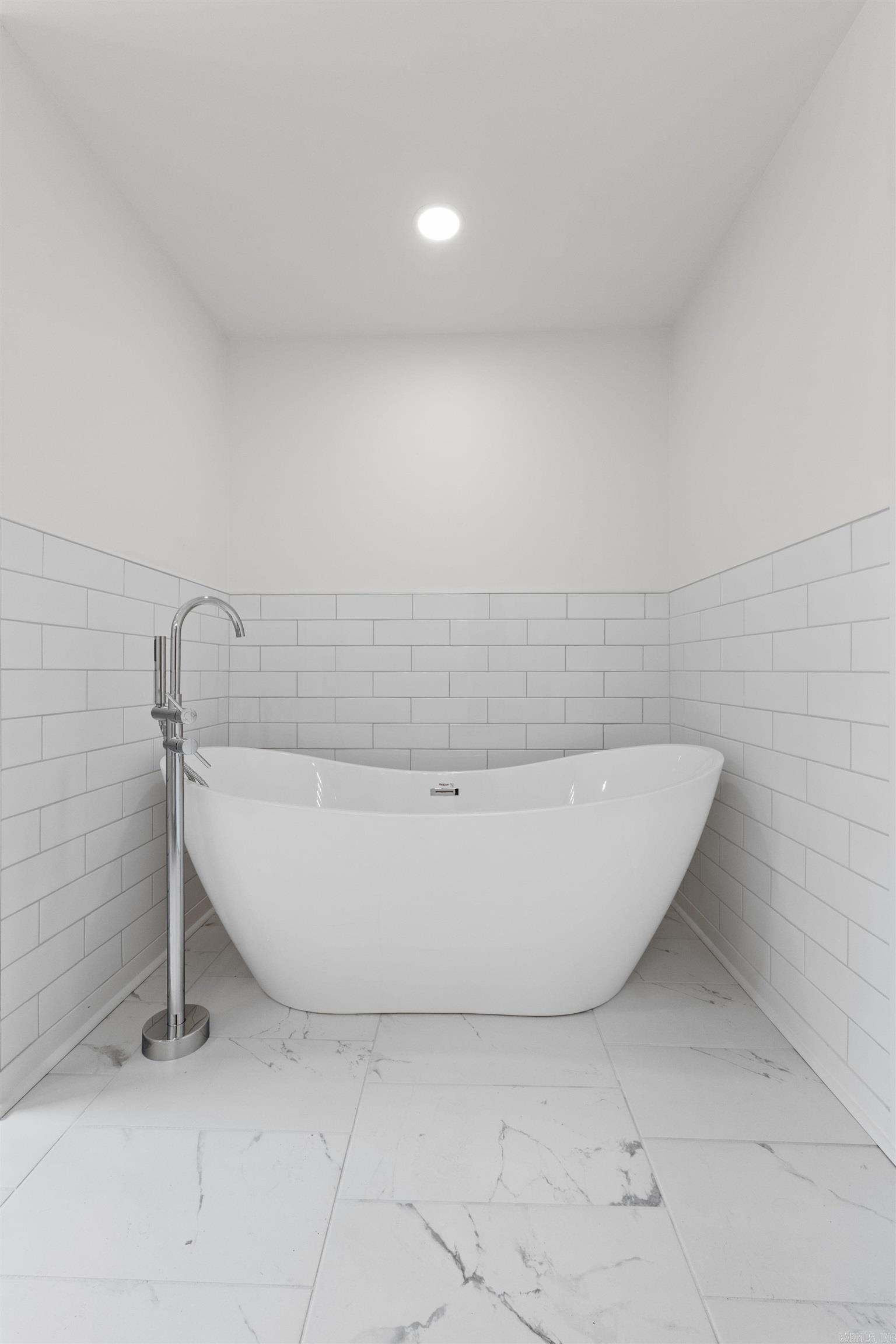 3237 College  Conway, AR