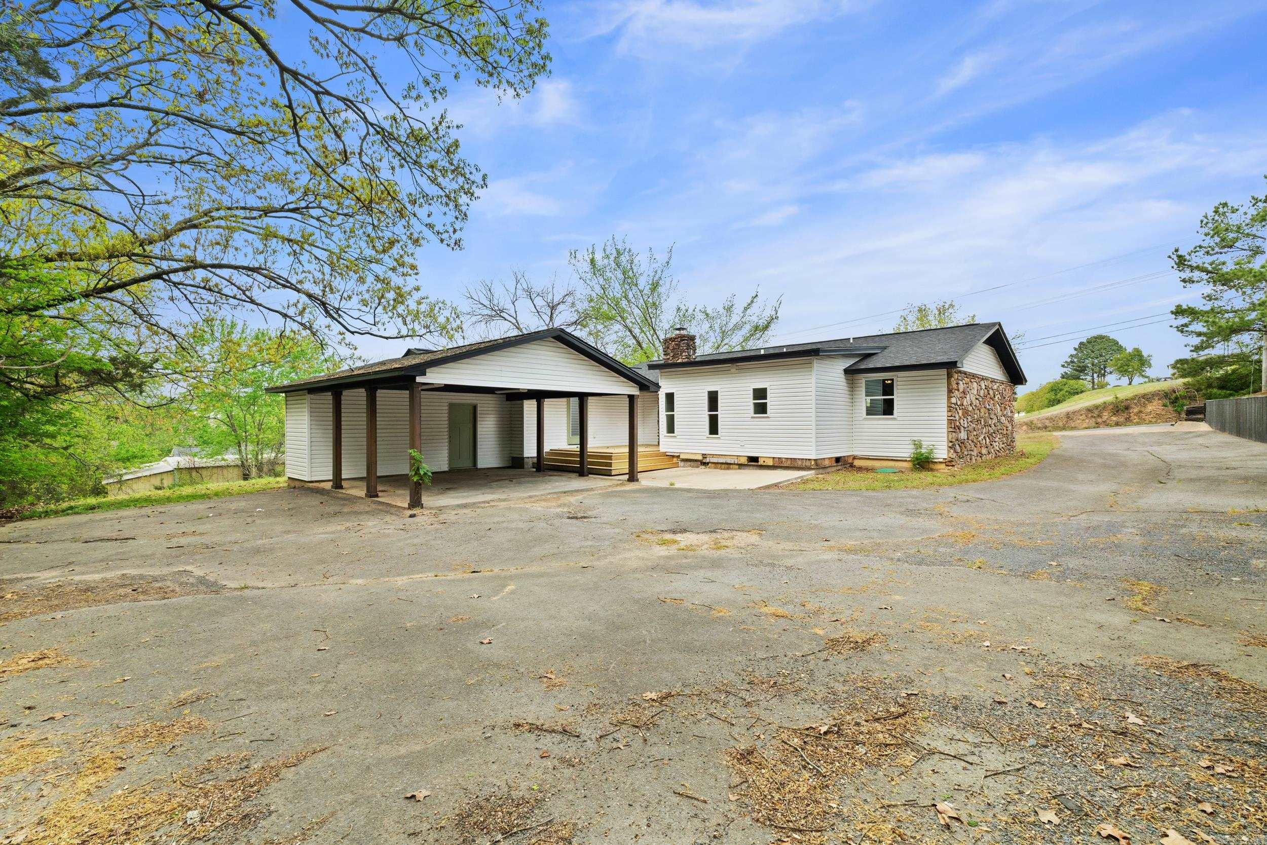 3237 College  Conway, AR