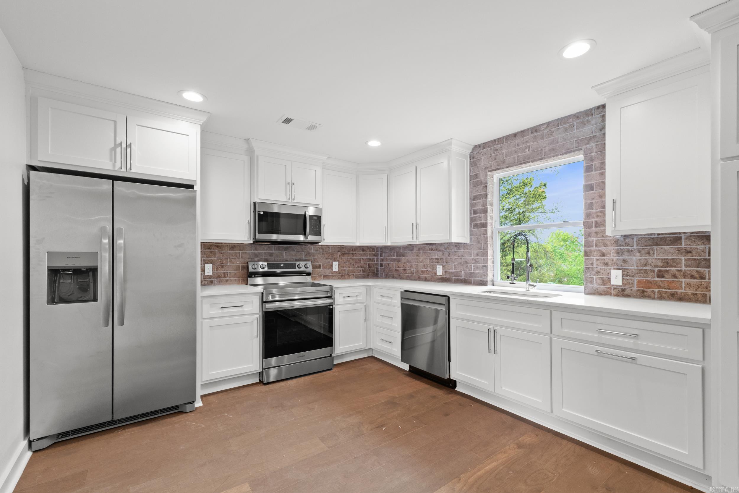 3237 College  Conway, AR