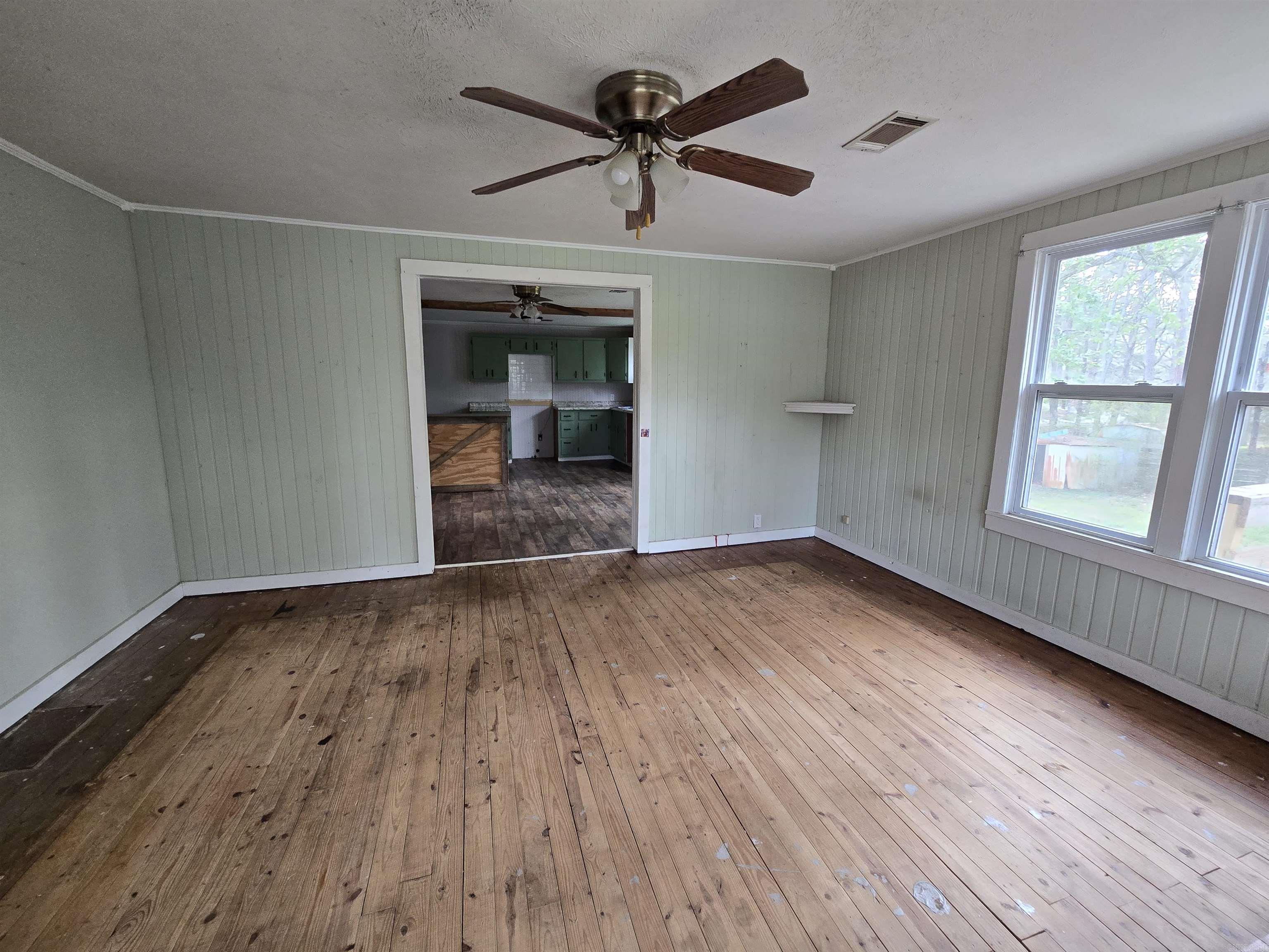 1562 E Hwy 16  Clinton, AR