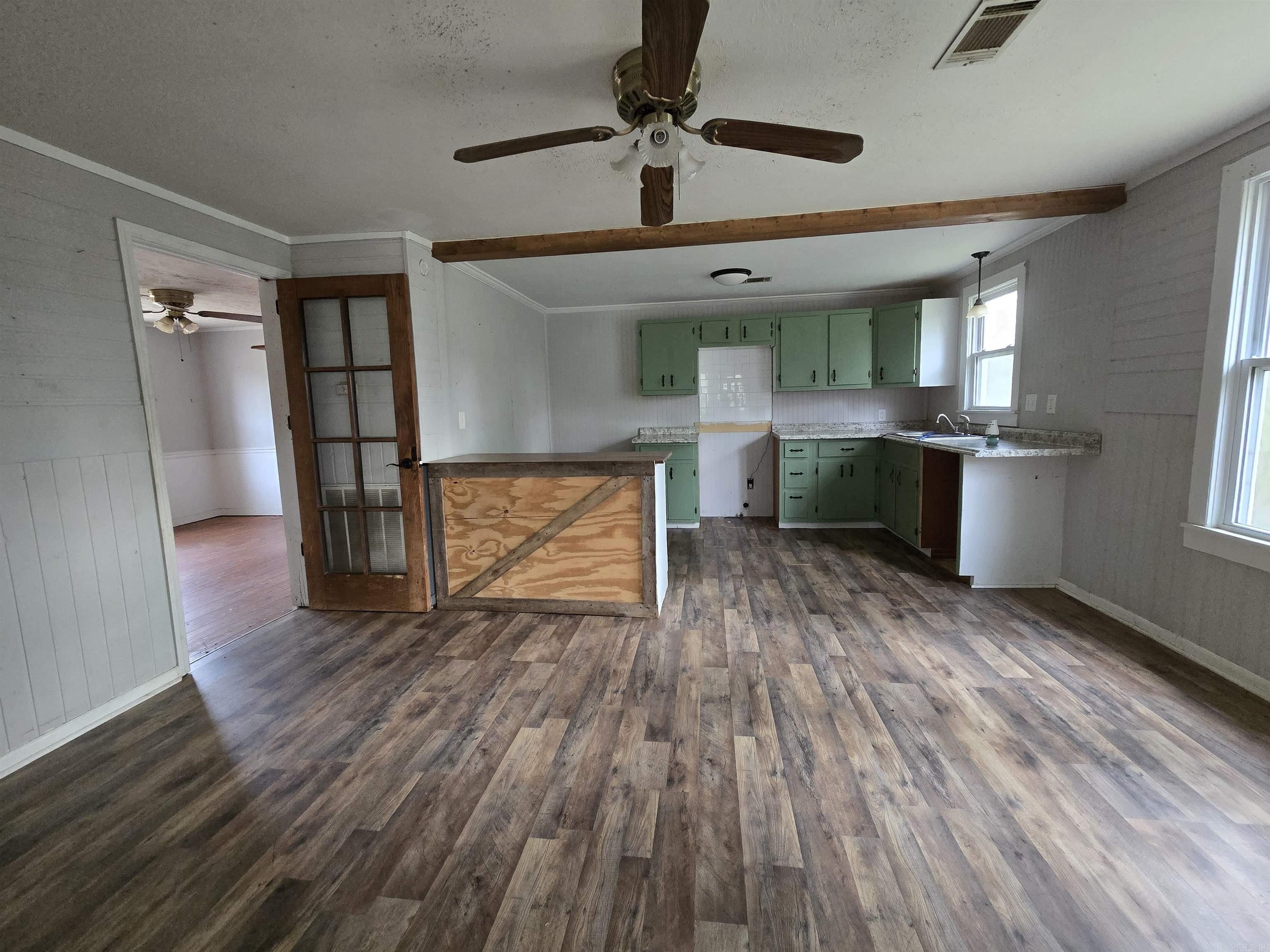 1562 E Hwy 16  Clinton, AR