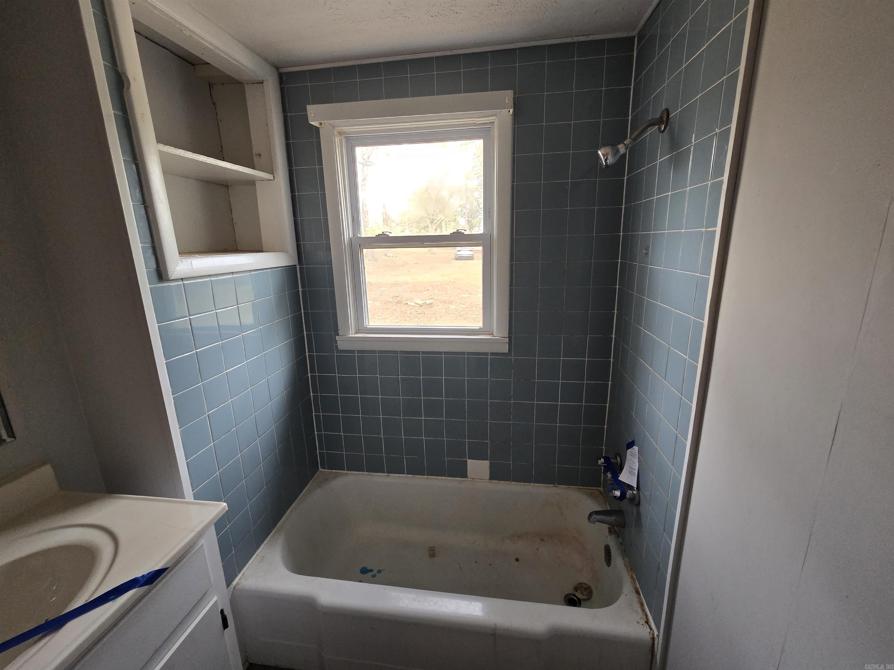 1562 E Hwy 16  Clinton, AR