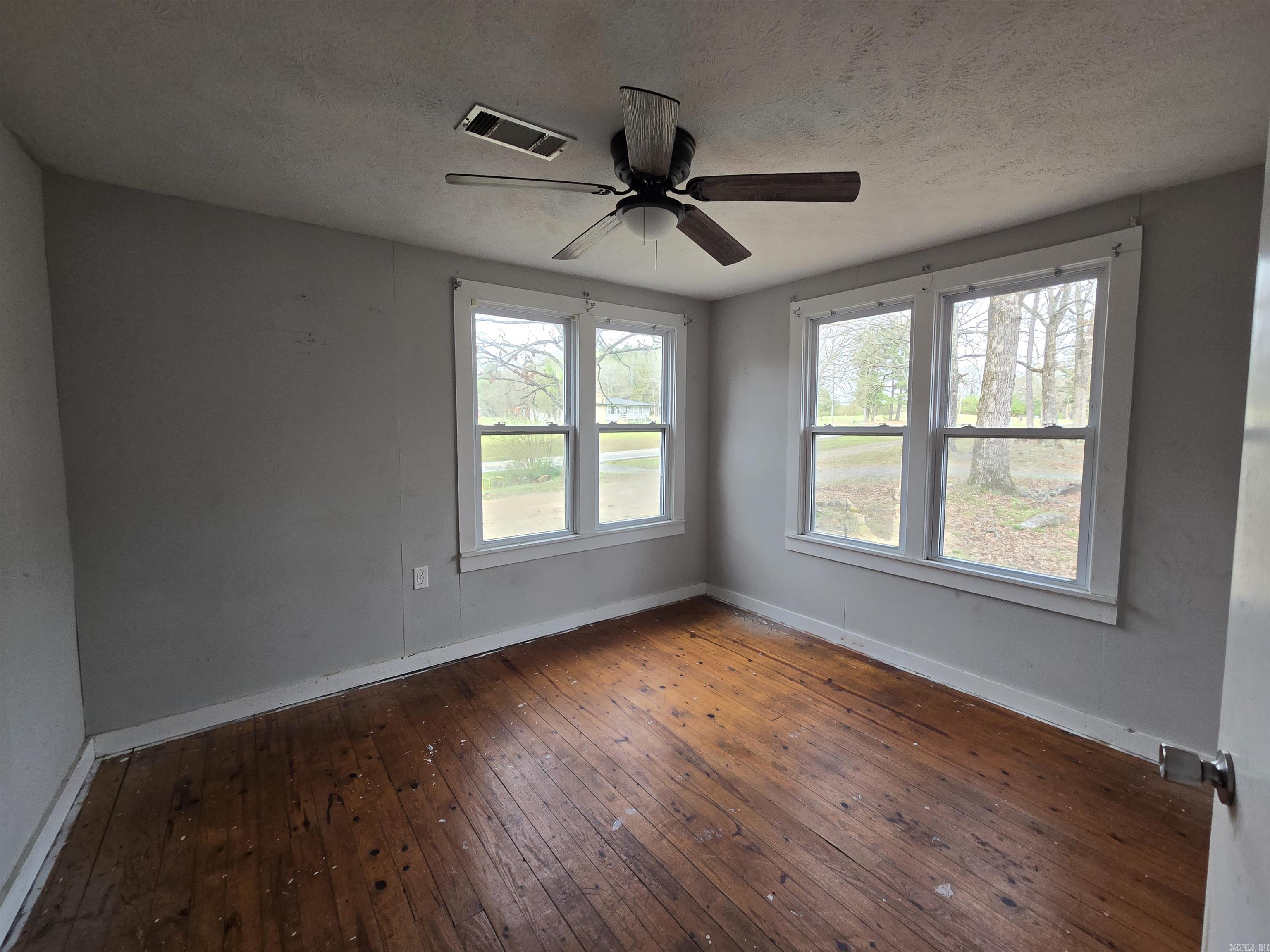 1562 E Hwy 16  Clinton, AR