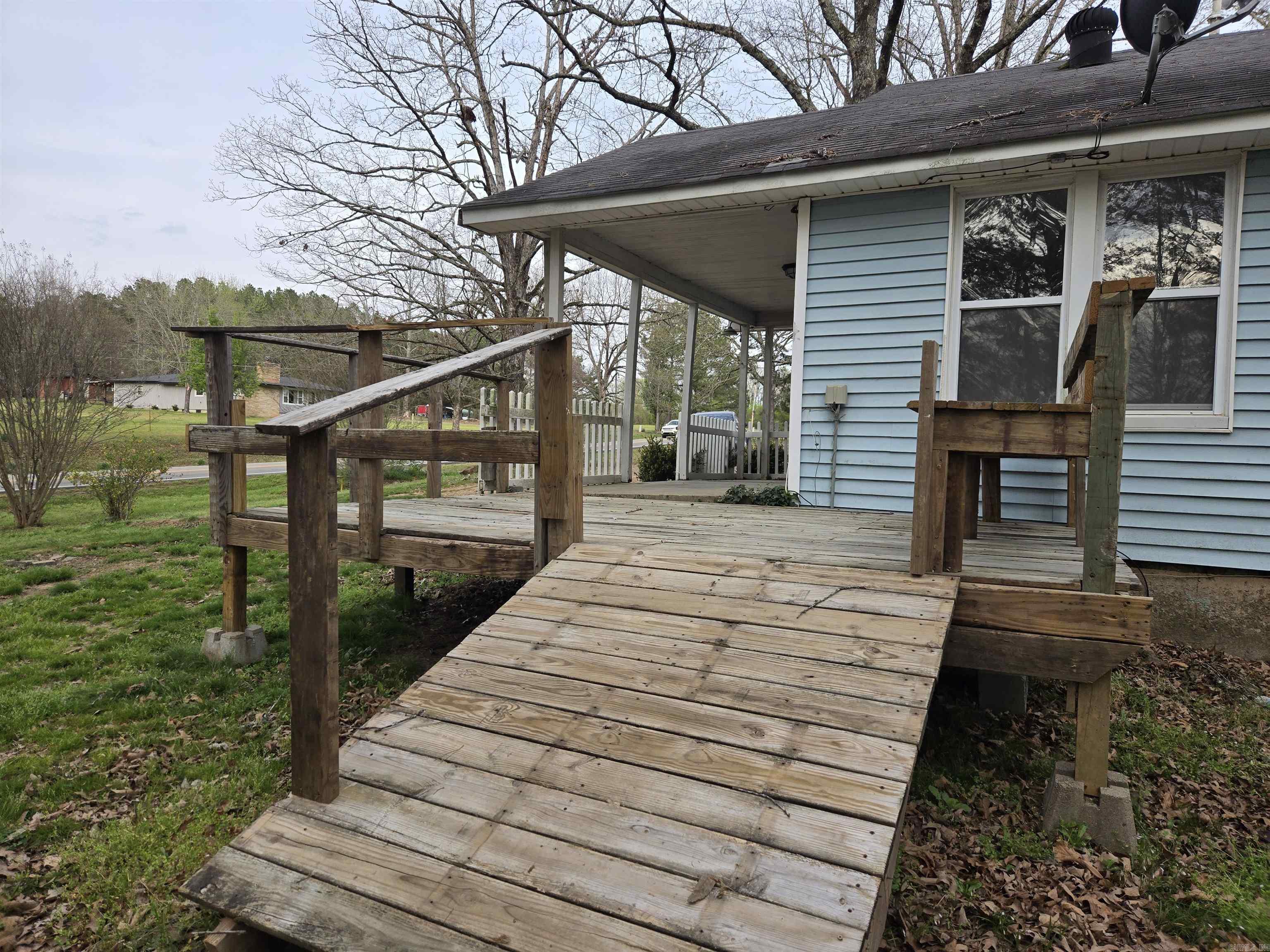 1562 E Hwy 16  Clinton, AR