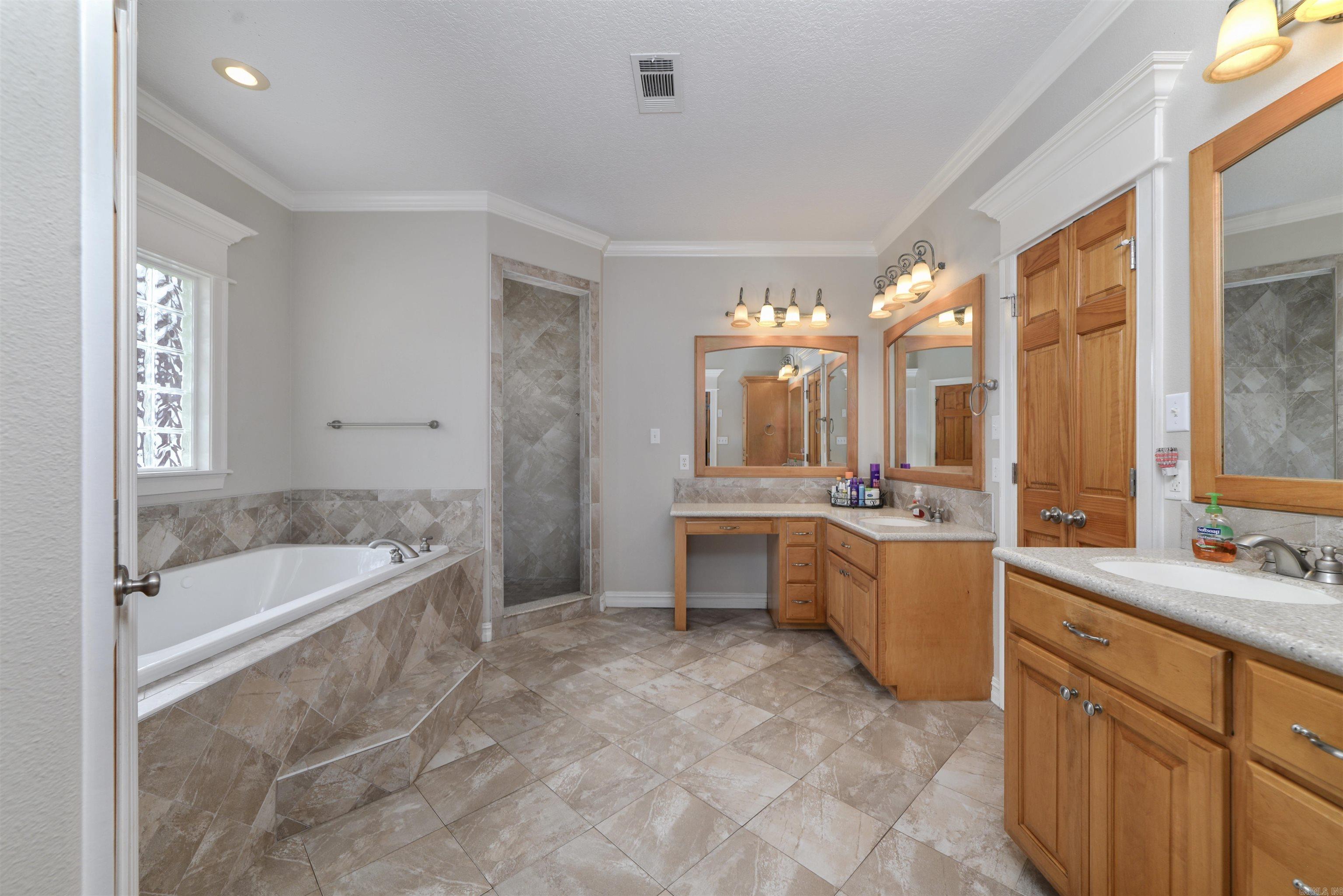 3309 E Hwy. 96  Lavaca, AR