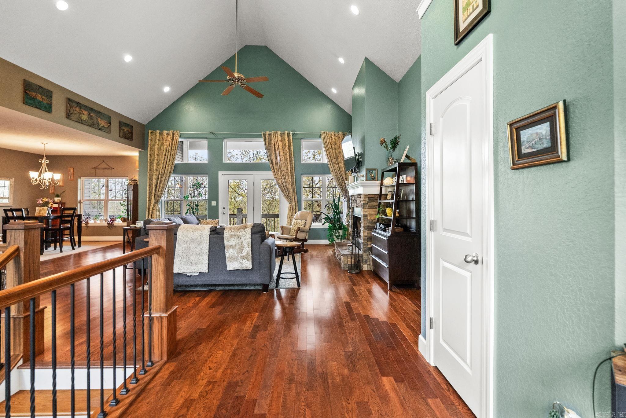 90 Hayes Hill  Conway, AR