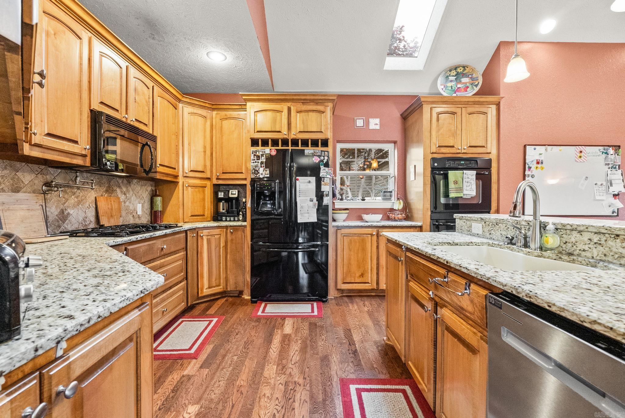 90 Hayes Hill  Conway, AR