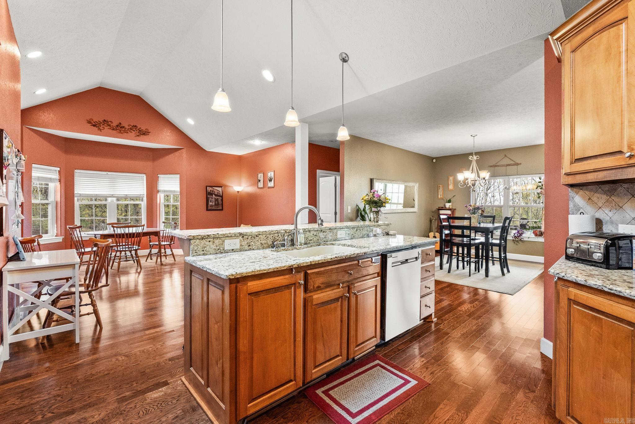 90 Hayes Hill  Conway, AR