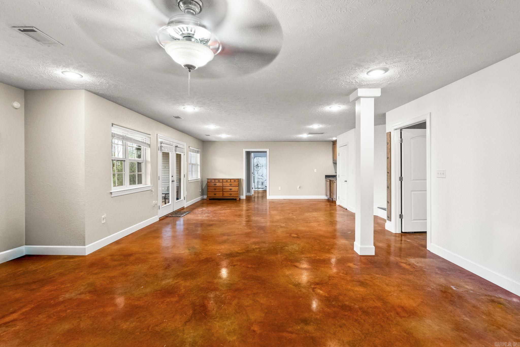 90 Hayes Hill  Conway, AR