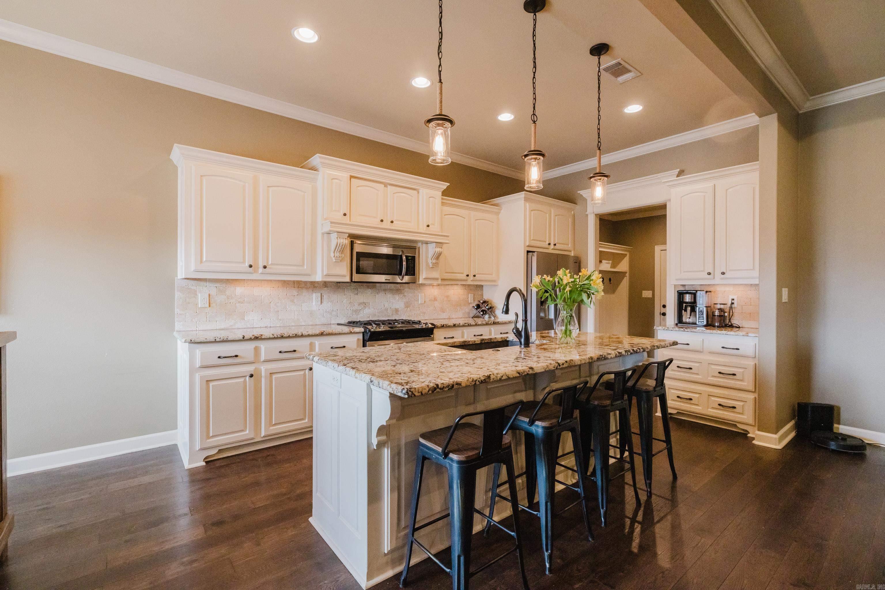 2125 Avondale  Benton, AR