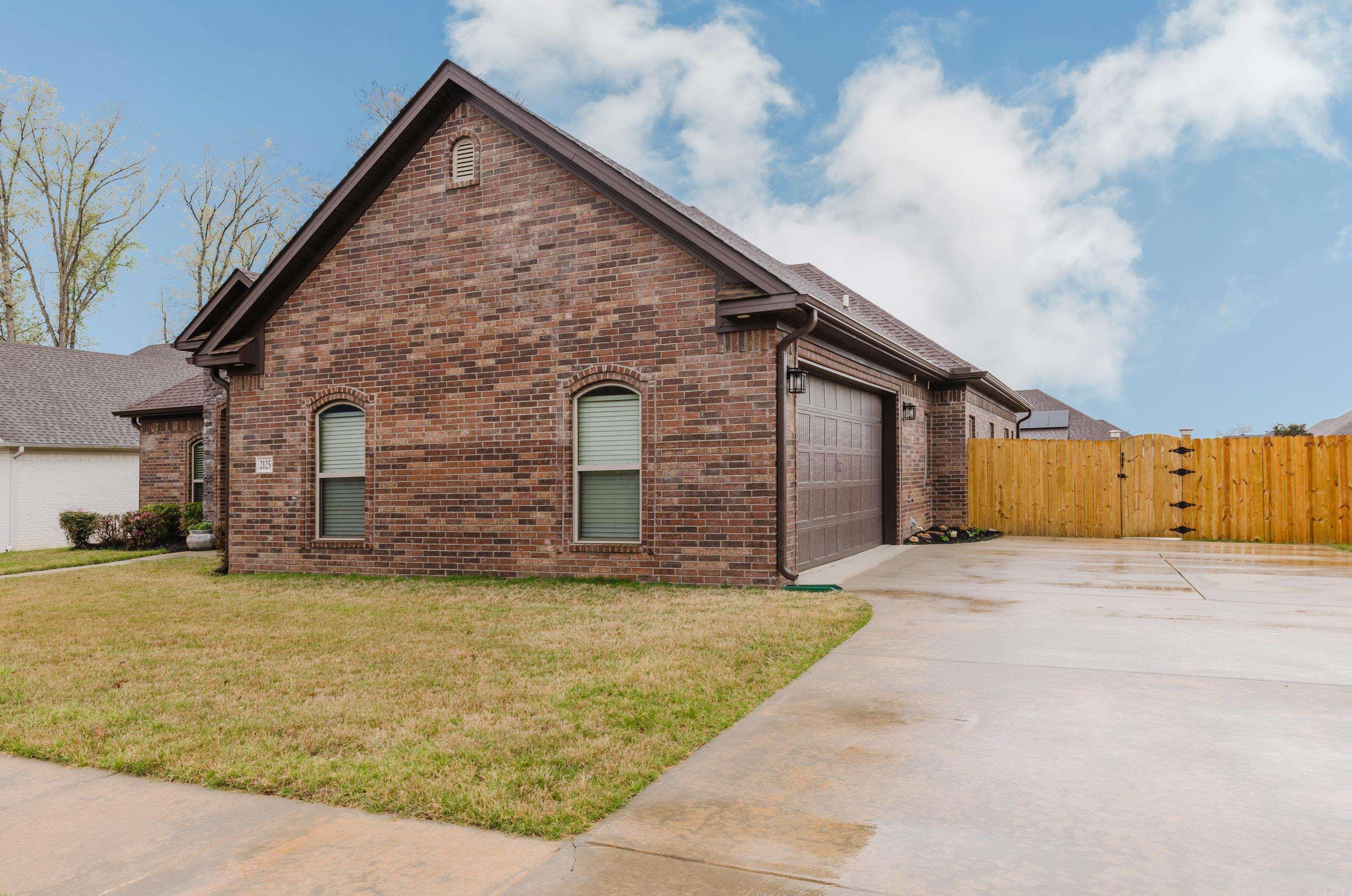2125 Avondale  Benton, AR