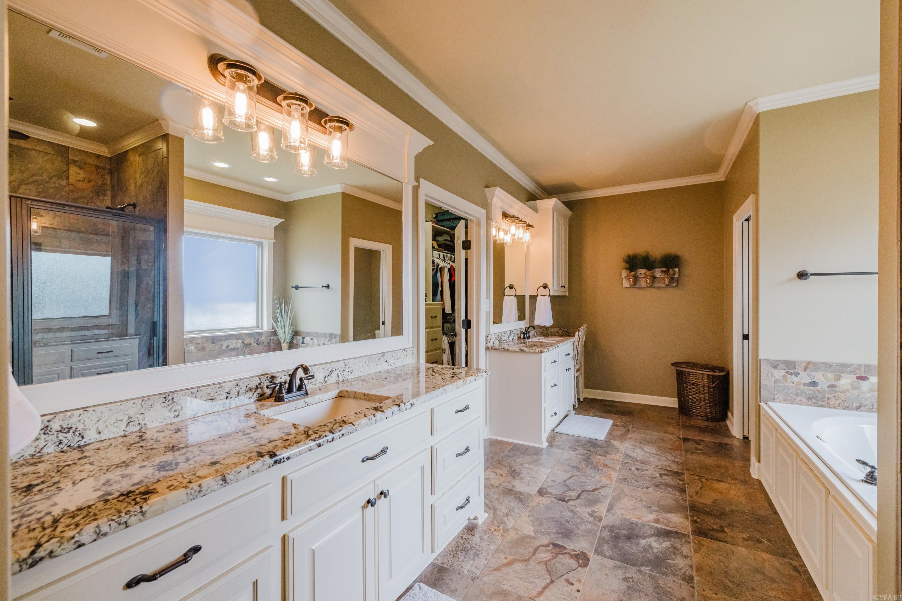 2125 Avondale  Benton, AR