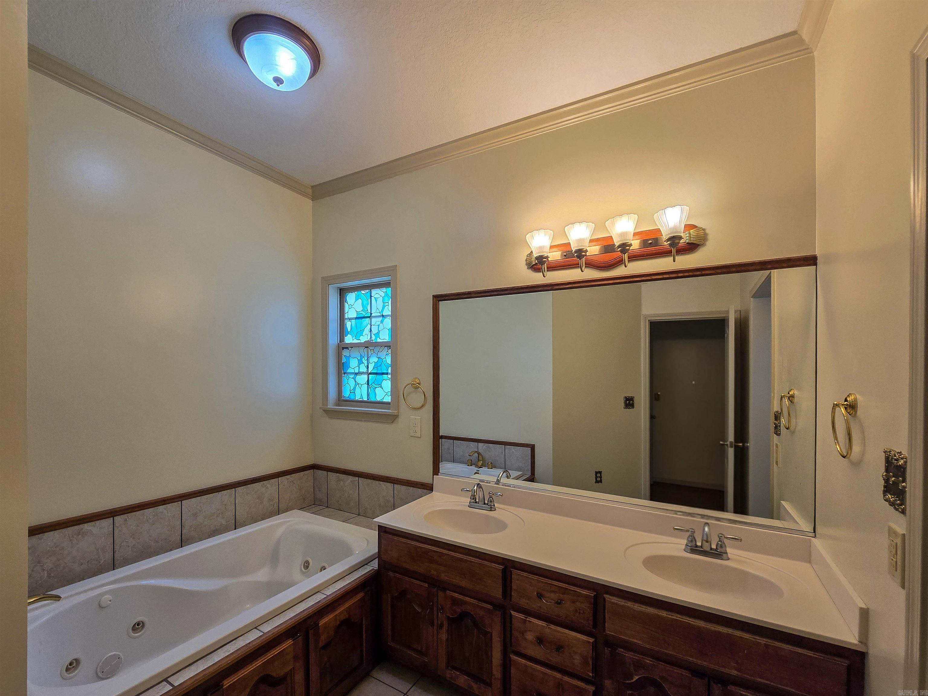 1920 Alex Drive Jonesboro, AR 72401