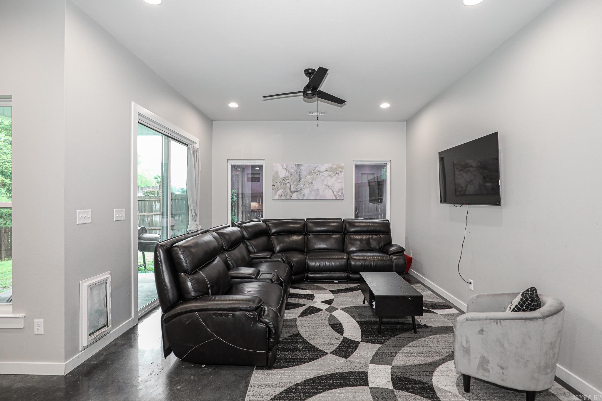 801 N Main St.  Benton, AR