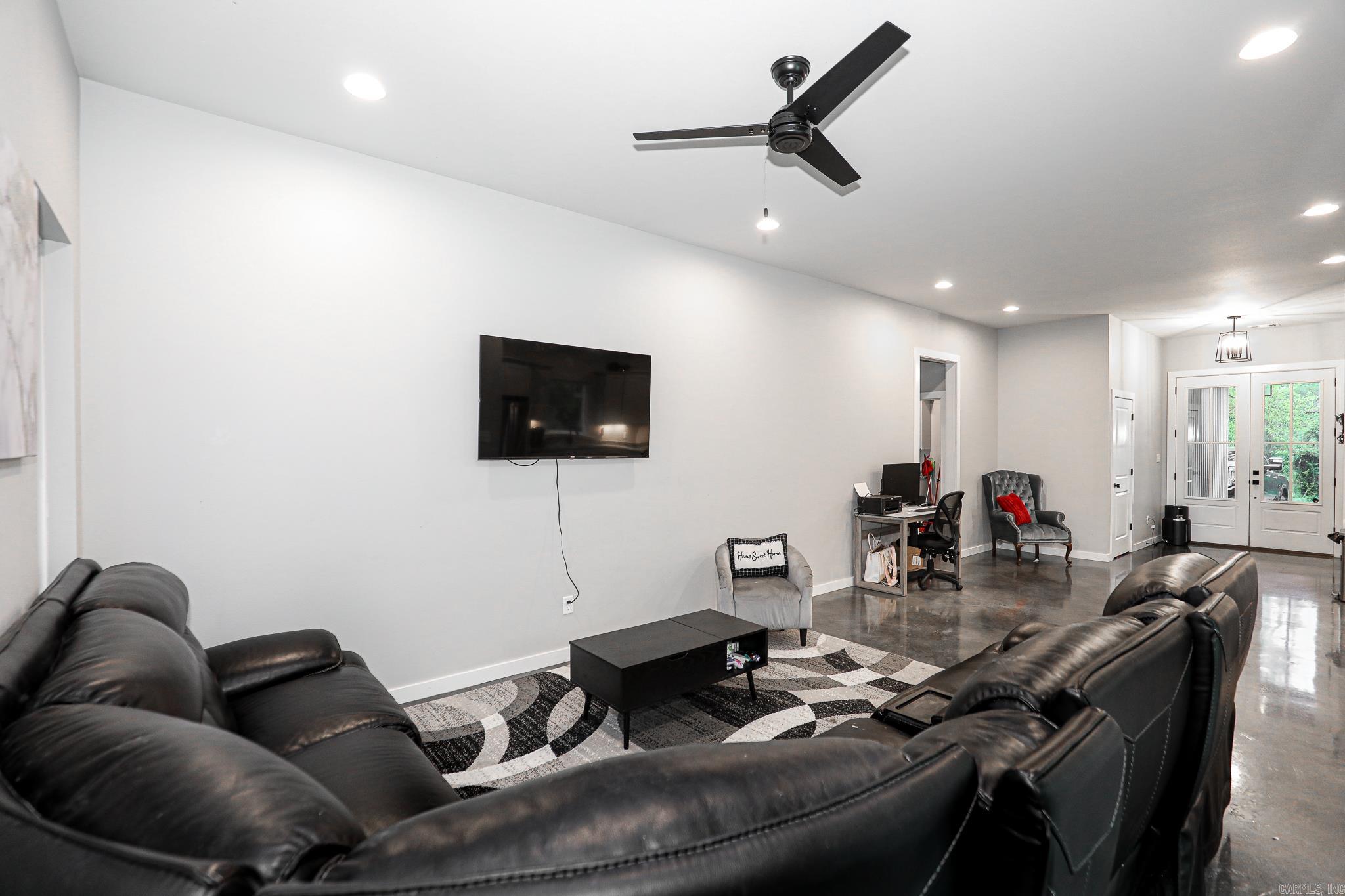 801 N Main St.  Benton, AR