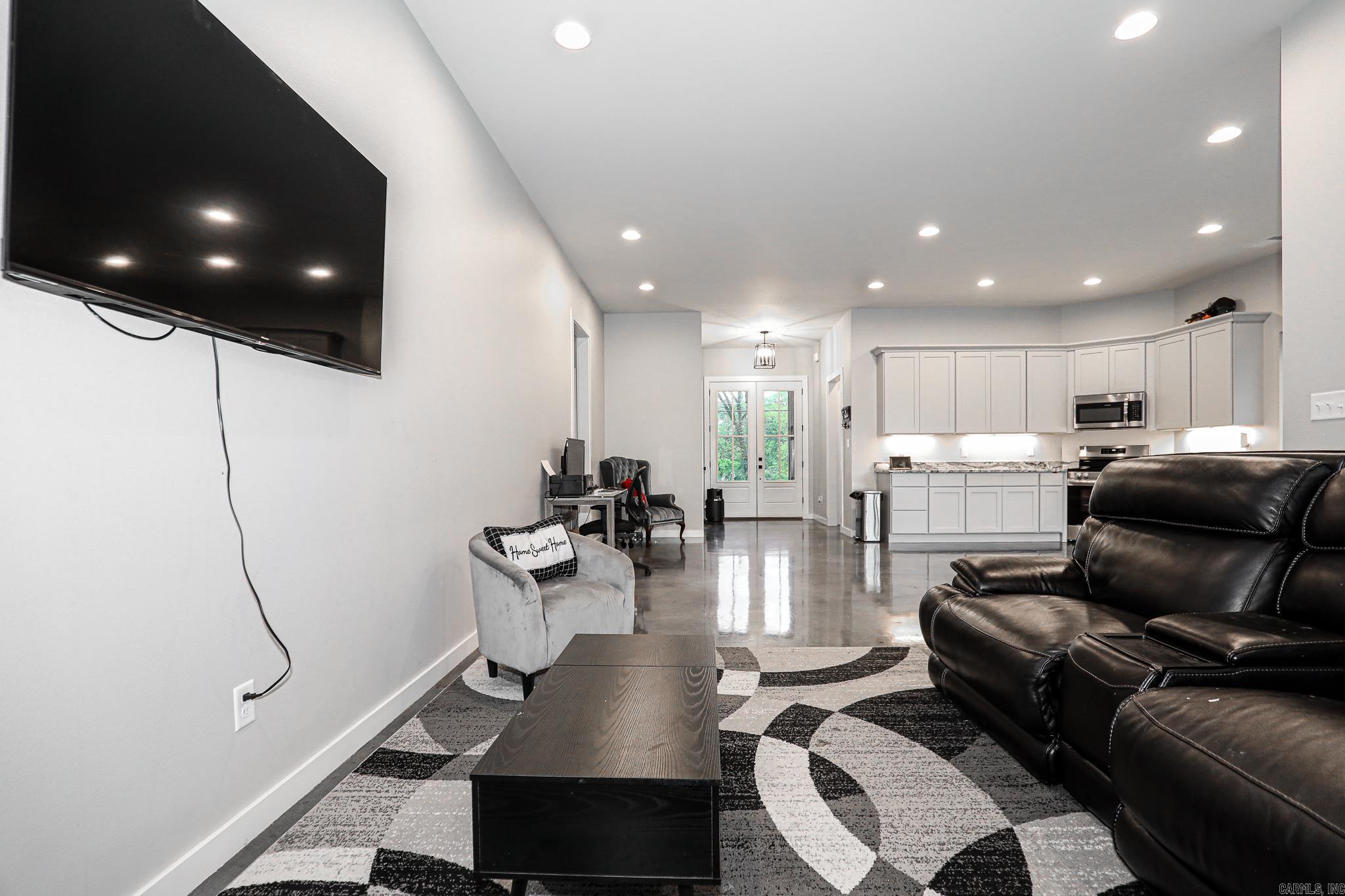 801 N Main St.  Benton, AR