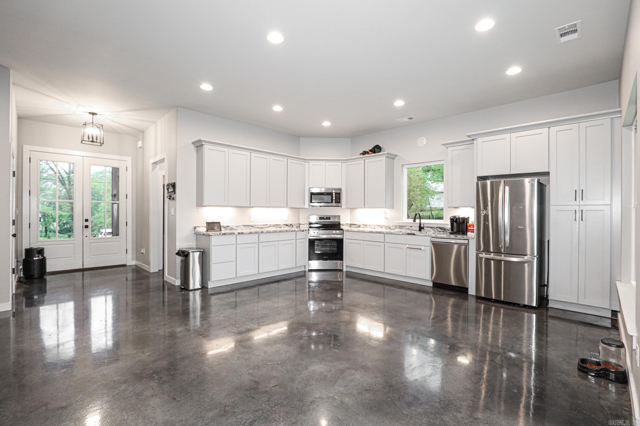 801 N Main St.  Benton, AR